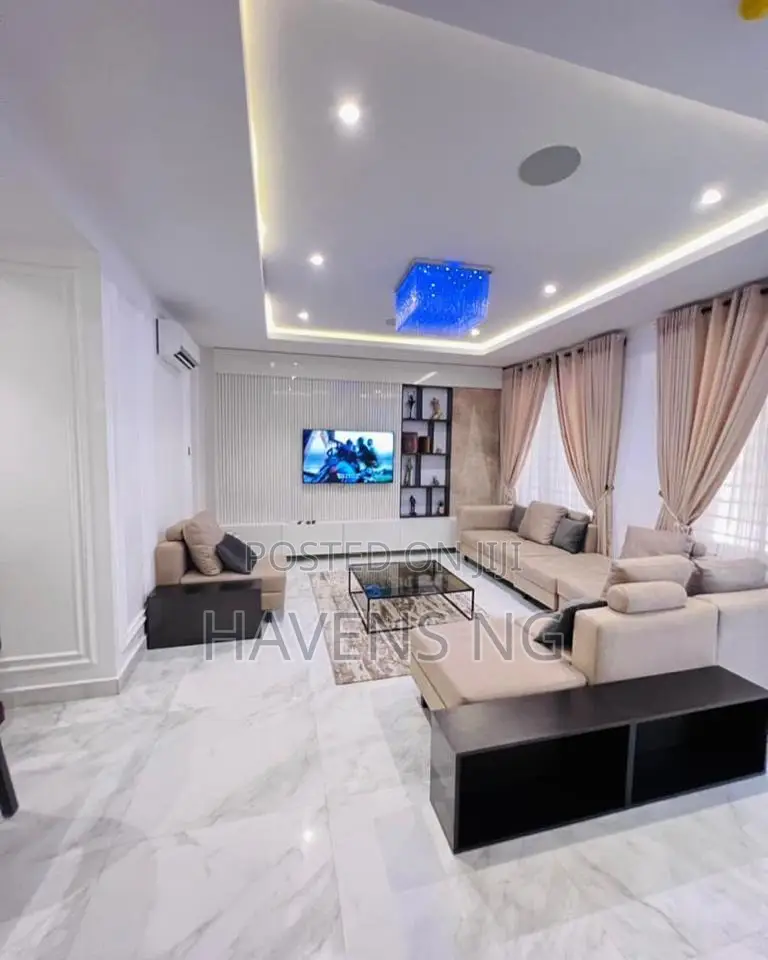 Beautiful 4-Bedroom Duplex With Pool Snooker Board in Lekki Phase 1
