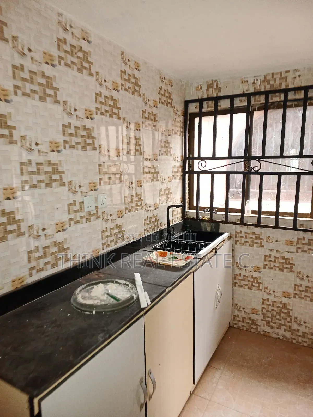 3bdrm House in Airport Road,Benin for rent in Benin City
