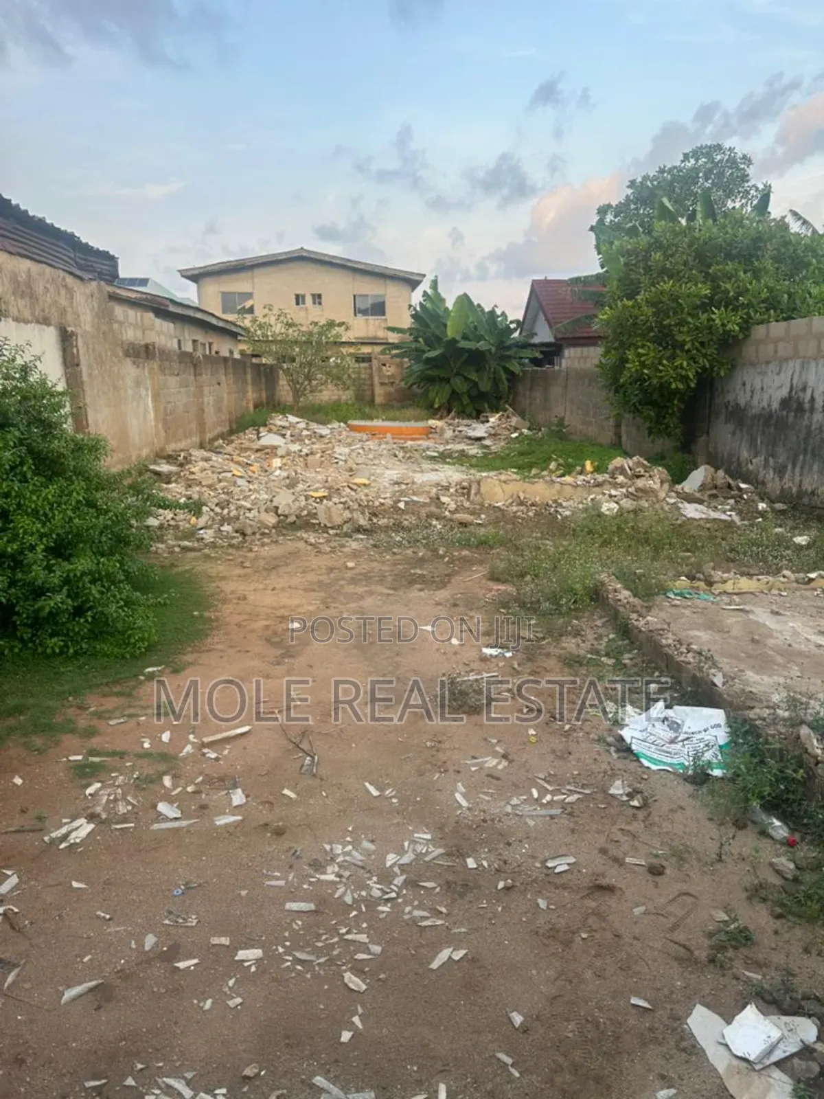 2 250 SQM Castle and Temple Str. Admiralty Leki in Igando / Ikotun/Igando
