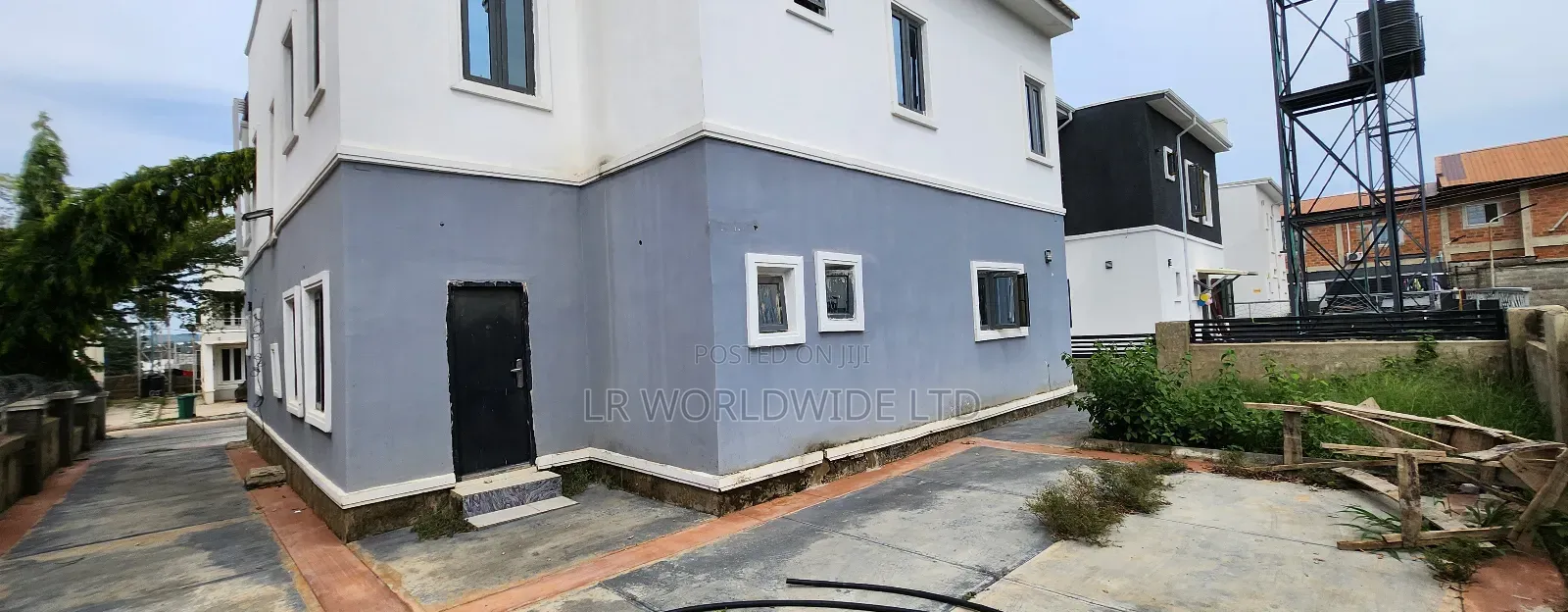 4bdrm Duplex in Lugbe District for sale in Lugbe District