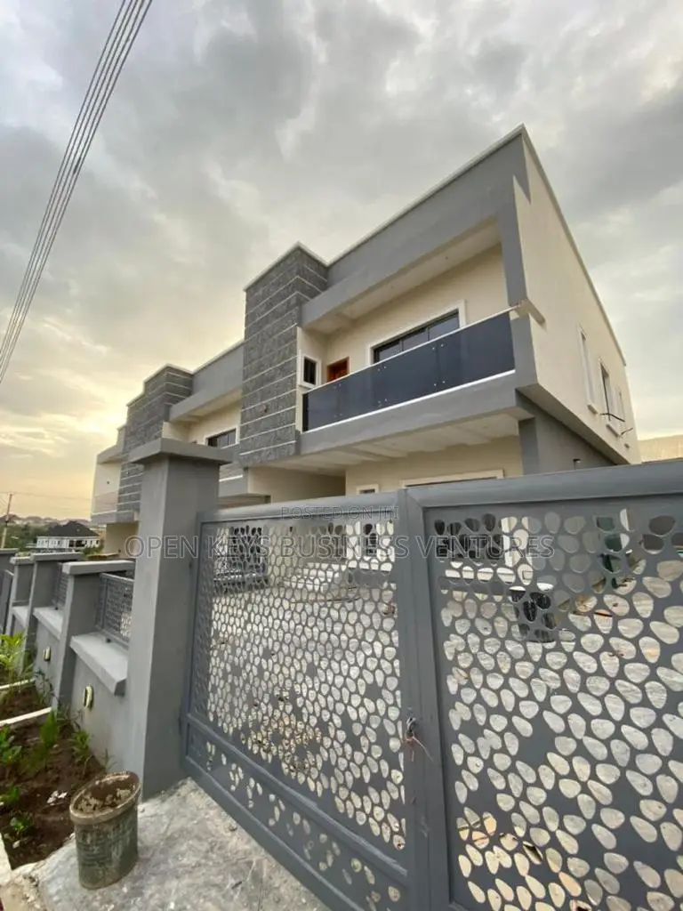 Furnished 3bdrm Duplex in Carlton Gate Estate, Akobo for sale in Akobo