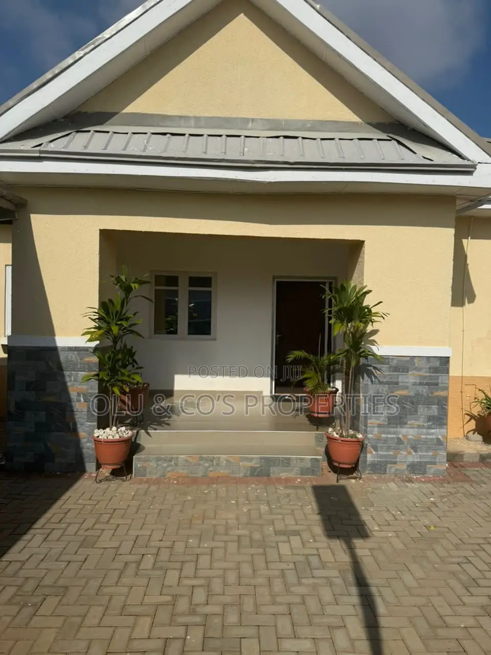 3bdrm Bungalow in Von Garden City, Lugbe District for sale in Lugbe District