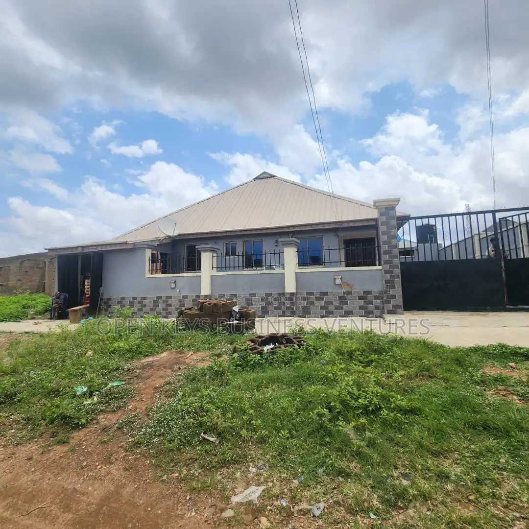 2bdrm Bungalow in Iyana Agbala, Iwo Road for sale in Iwo Road