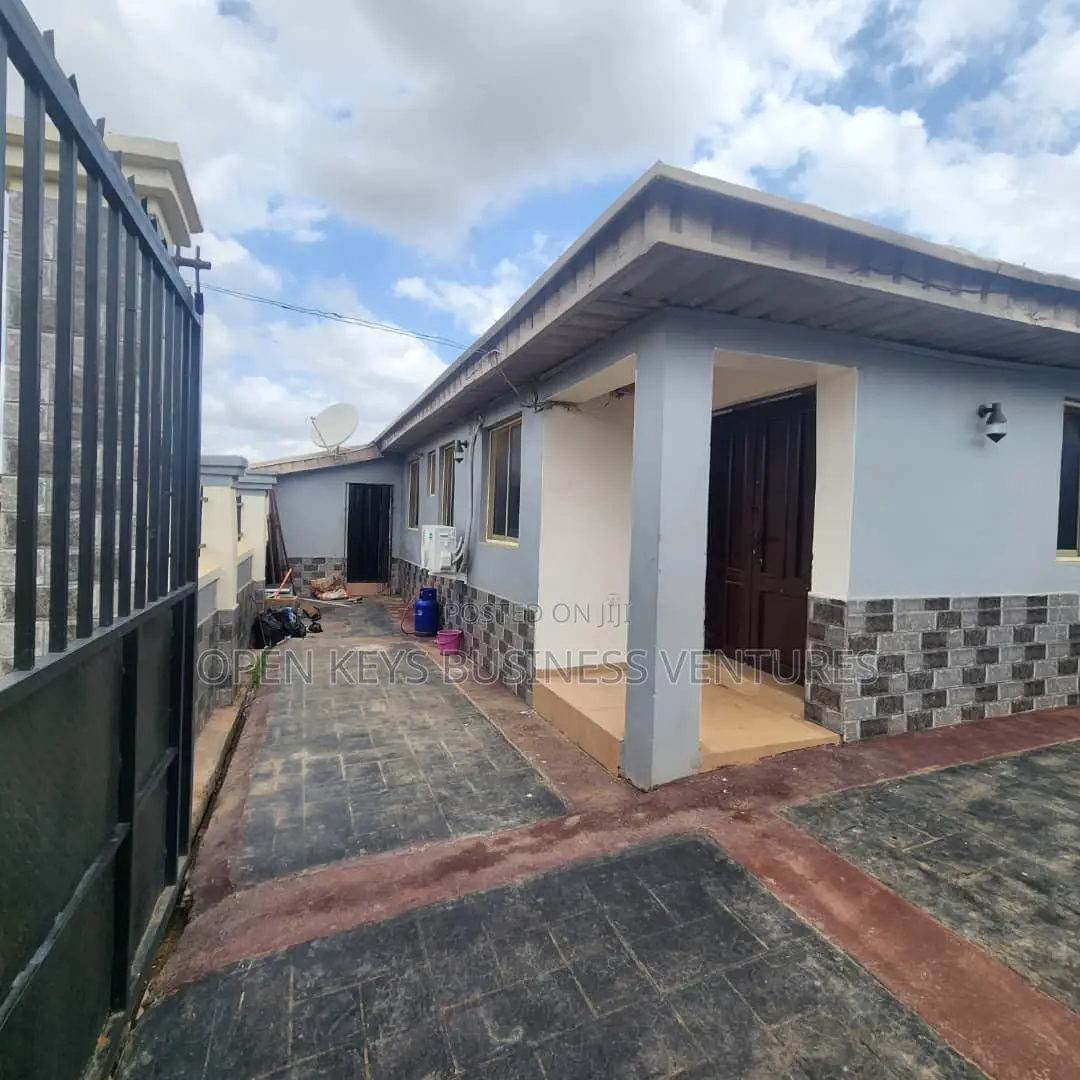 2bdrm Bungalow in Iyana Agbala, Iwo Road for sale in Iwo Road