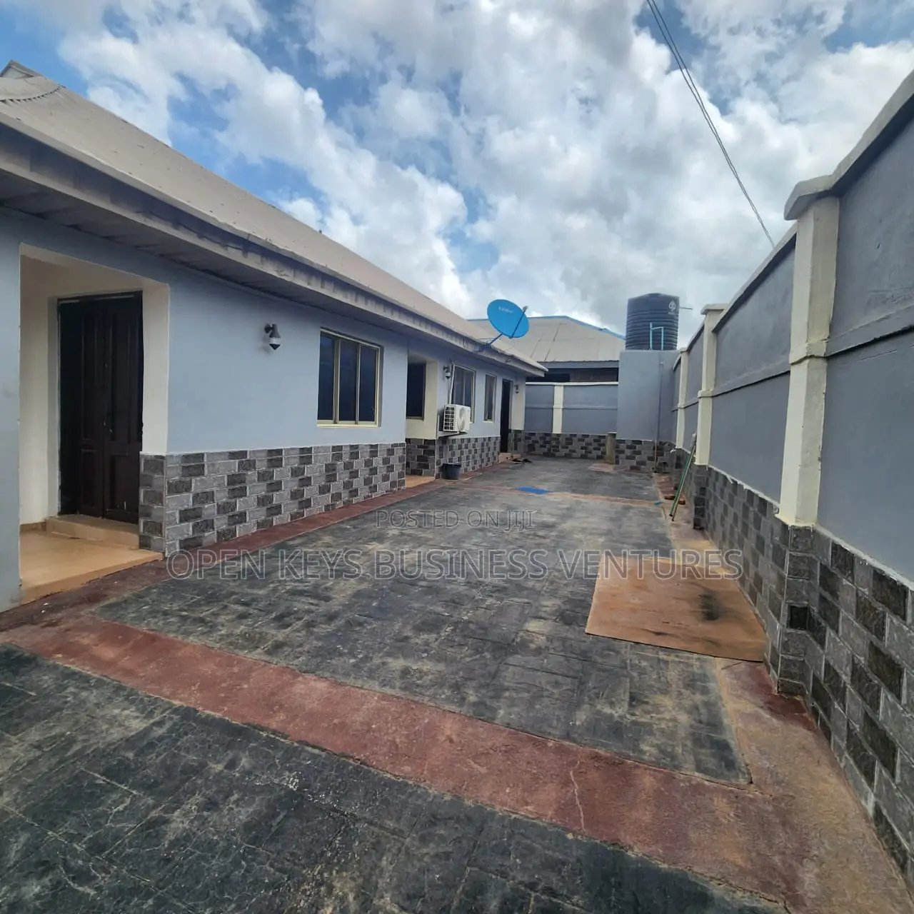 2bdrm Bungalow in Iyana Agbala, Iwo Road for sale in Iwo Road