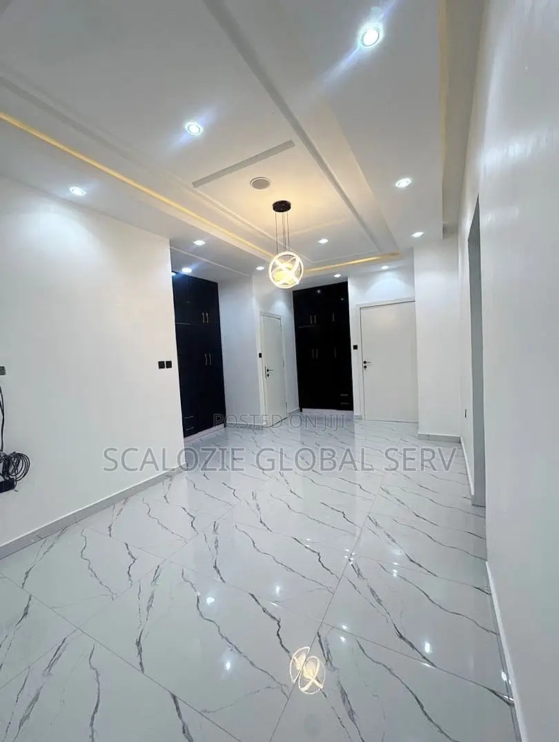 4bdrm Duplex in Eliozu for sale in Eliozu
