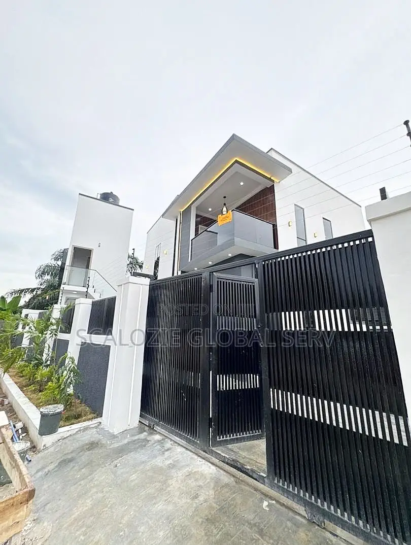 4bdrm Duplex in Eliozu for sale in Eliozu