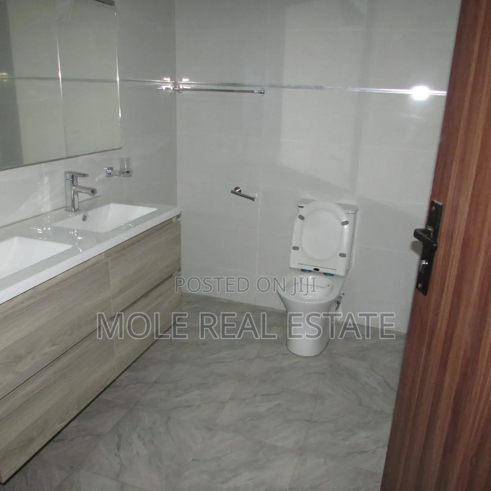 Furnished 4bdrm Block of Flats in Chisco, Victoria Island for sale in Victoria Island