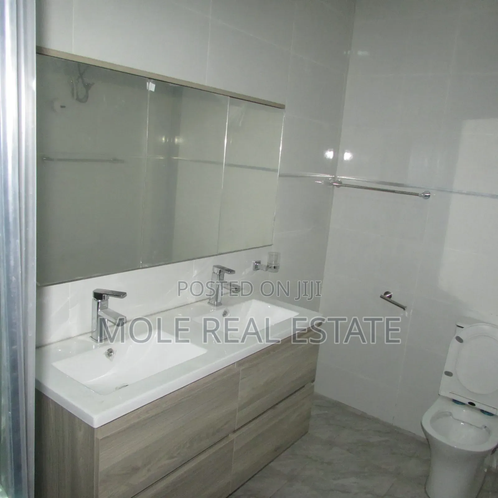 Furnished 4bdrm Block of Flats in Chisco, Victoria Island for sale in Victoria Island