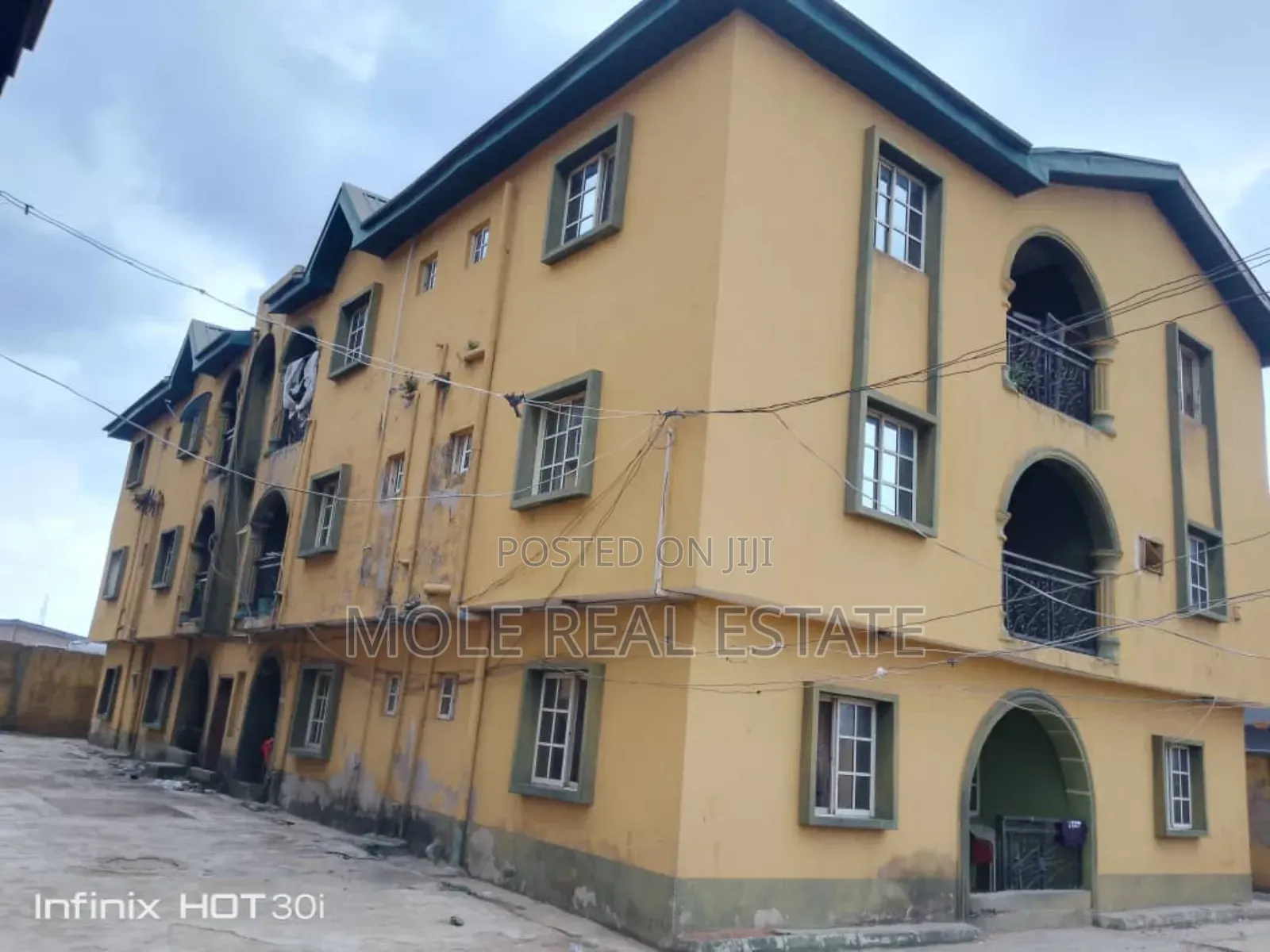 3bdrm Block of Flats in Gowon, Egbeda for sale in Egbeda