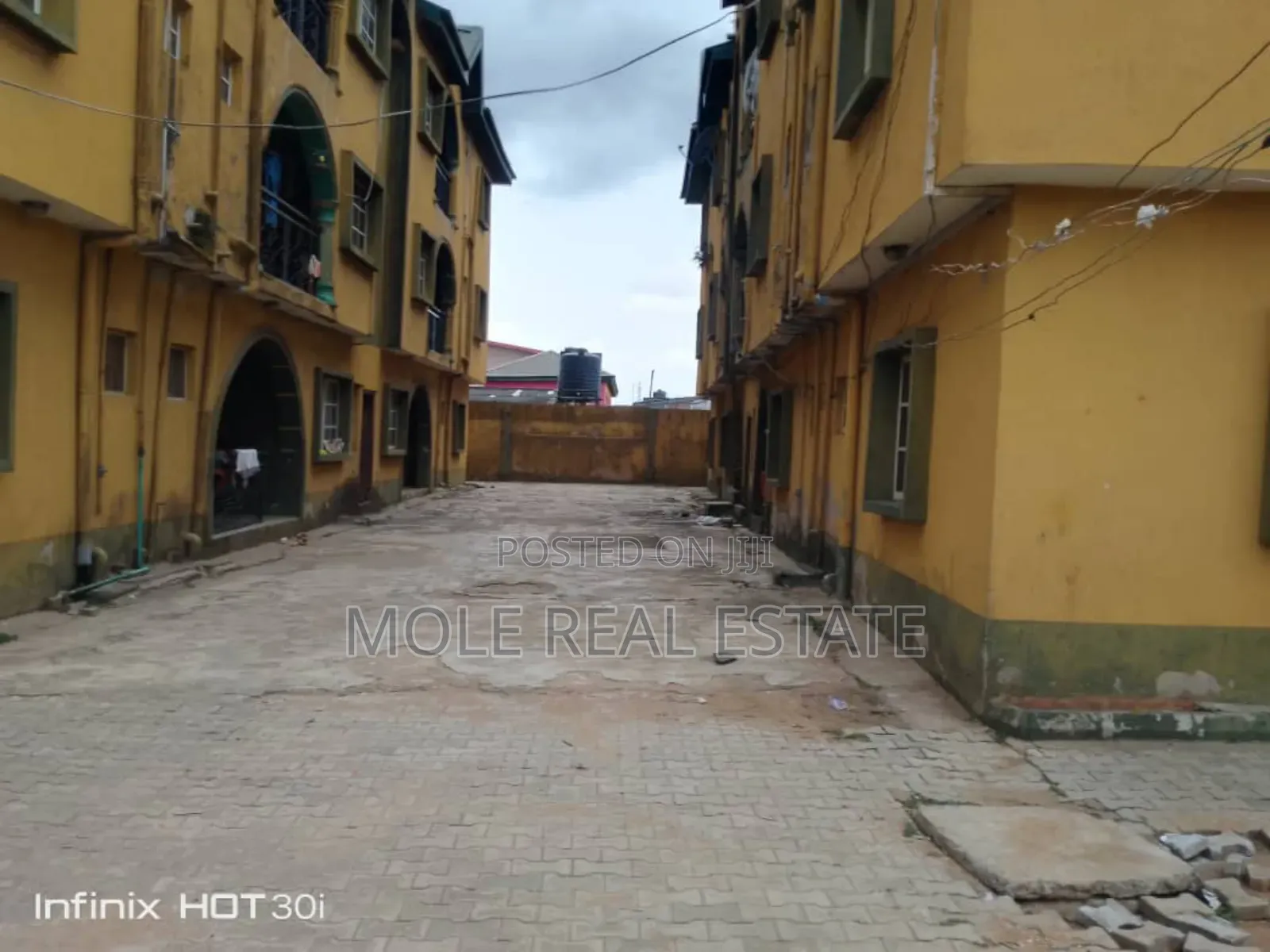 3bdrm Block of Flats in Gowon, Egbeda for sale in Egbeda