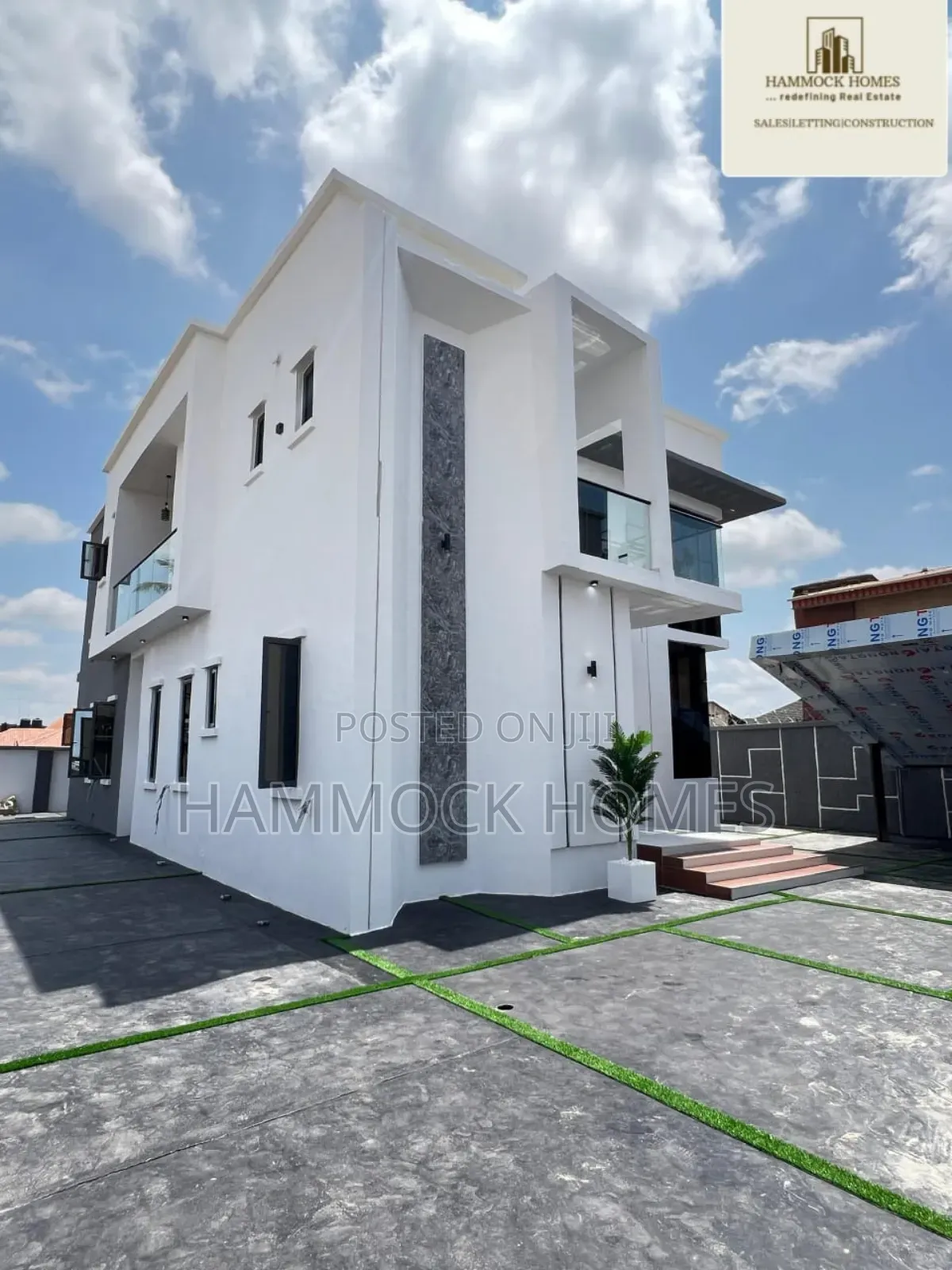 5bdrm Duplex in Oluyole Estate for sale in Oluyole Estate