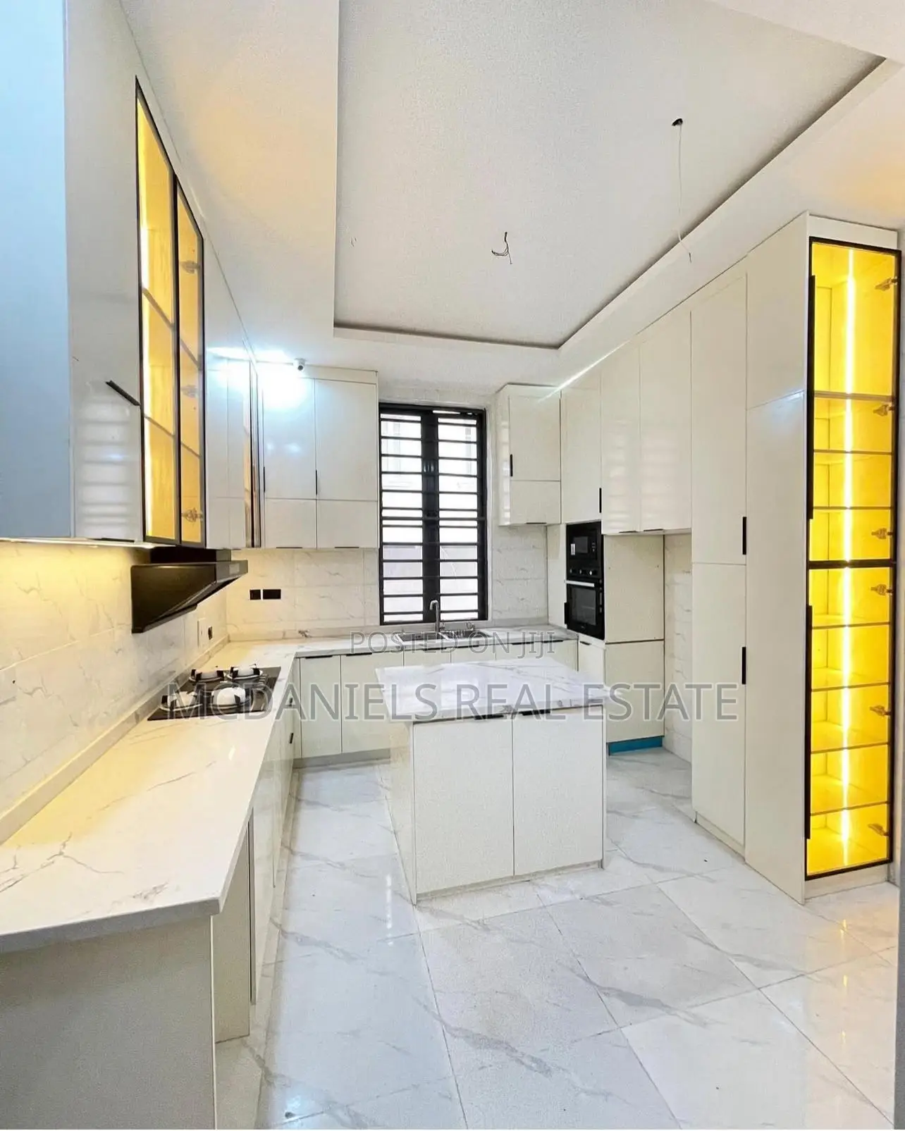5bdrm Duplex in Ikota for sale in Ikota