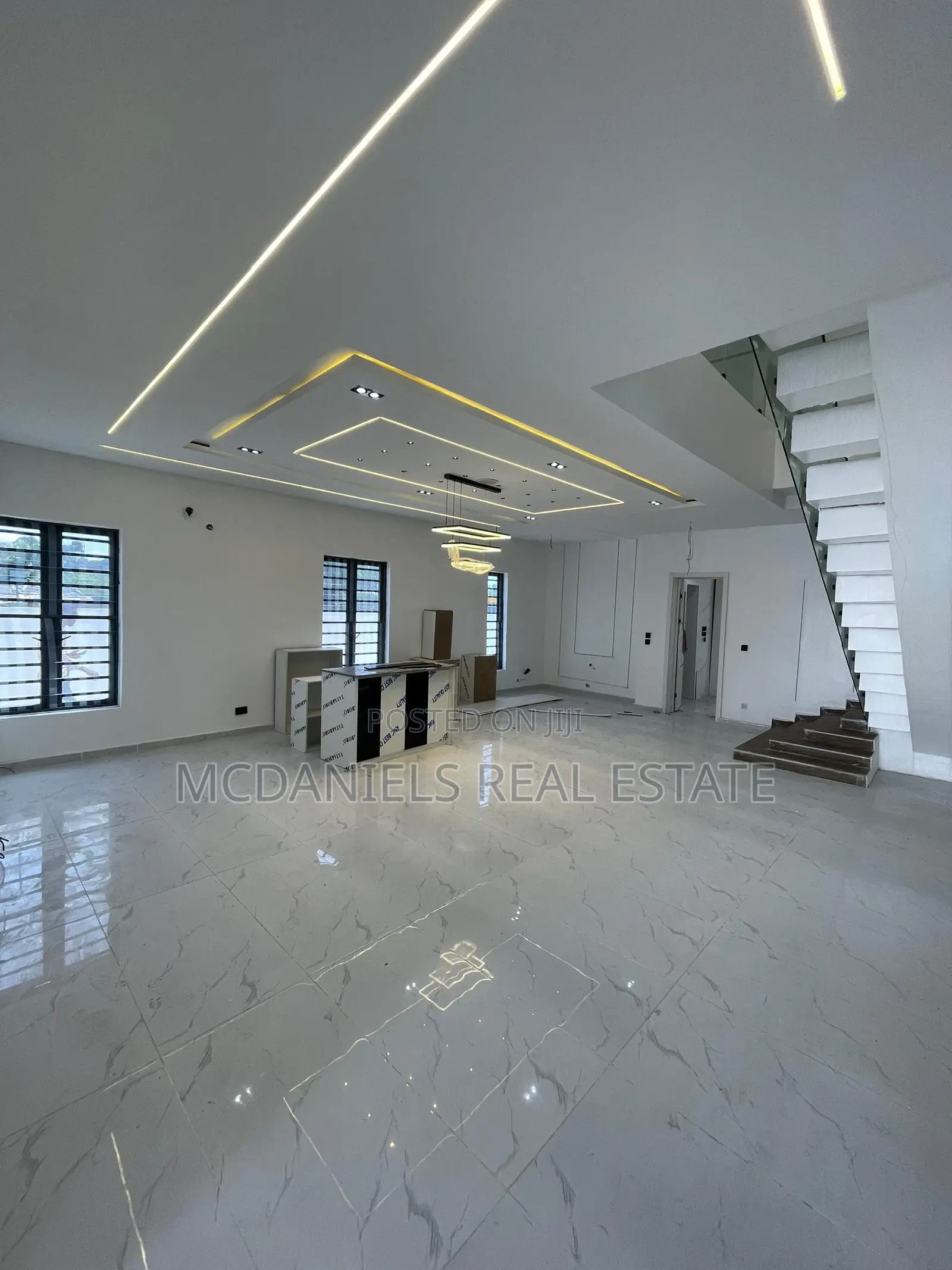 5bdrm Duplex in Ikota for sale in Ikota