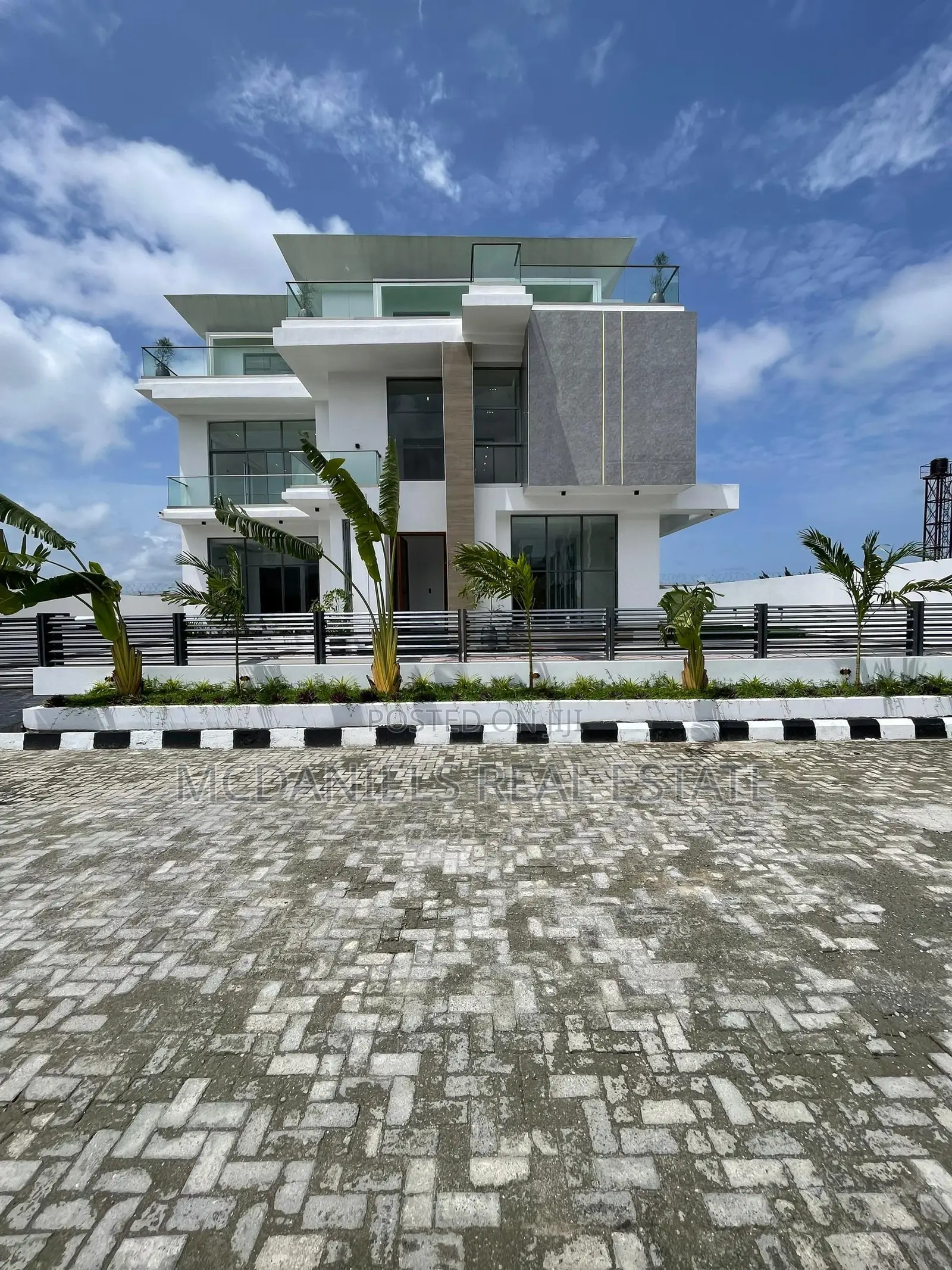 5bdrm Duplex in Osapa london for sale in Osapa london