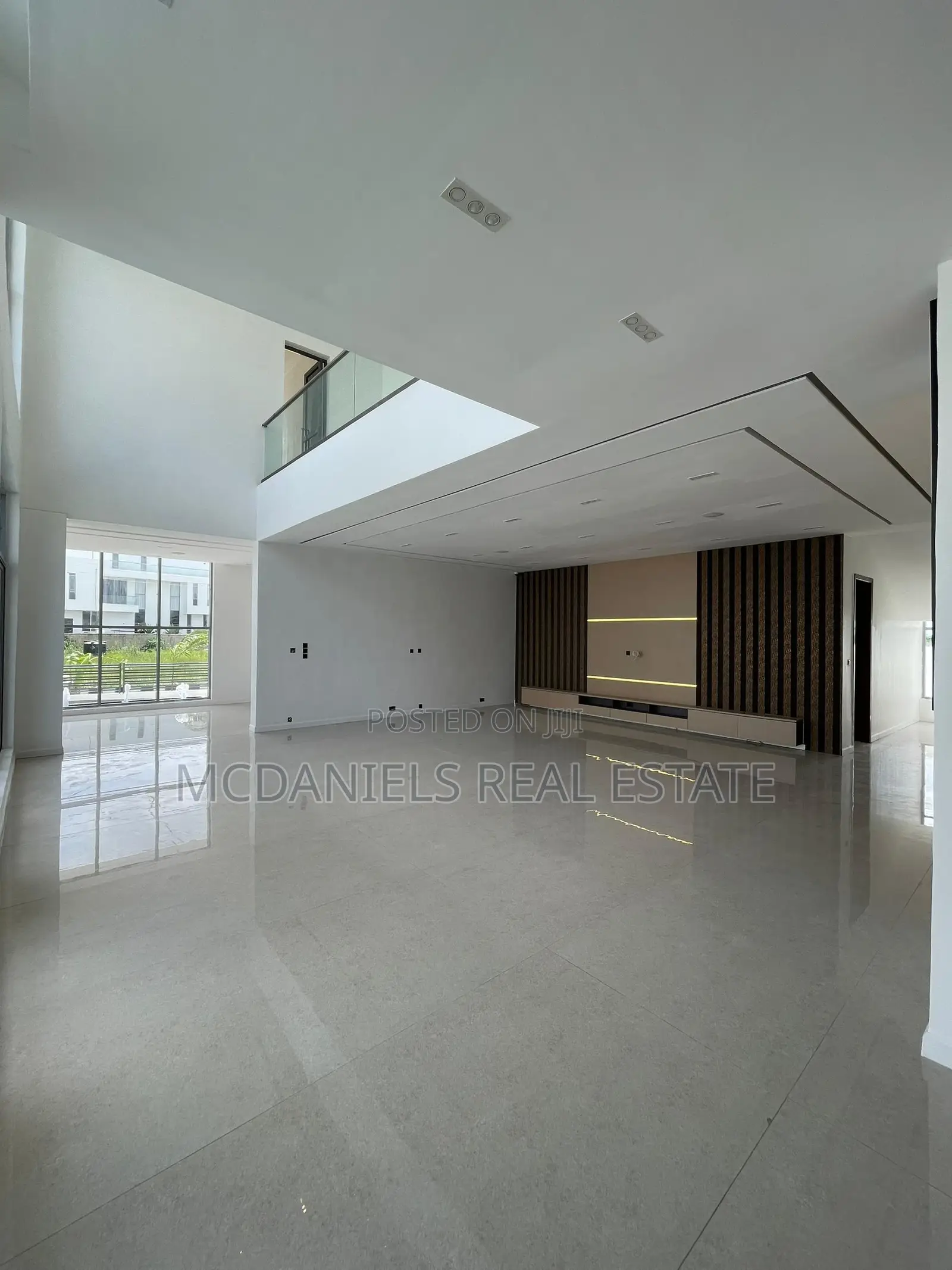 5bdrm Duplex in Osapa london for sale in Osapa london
