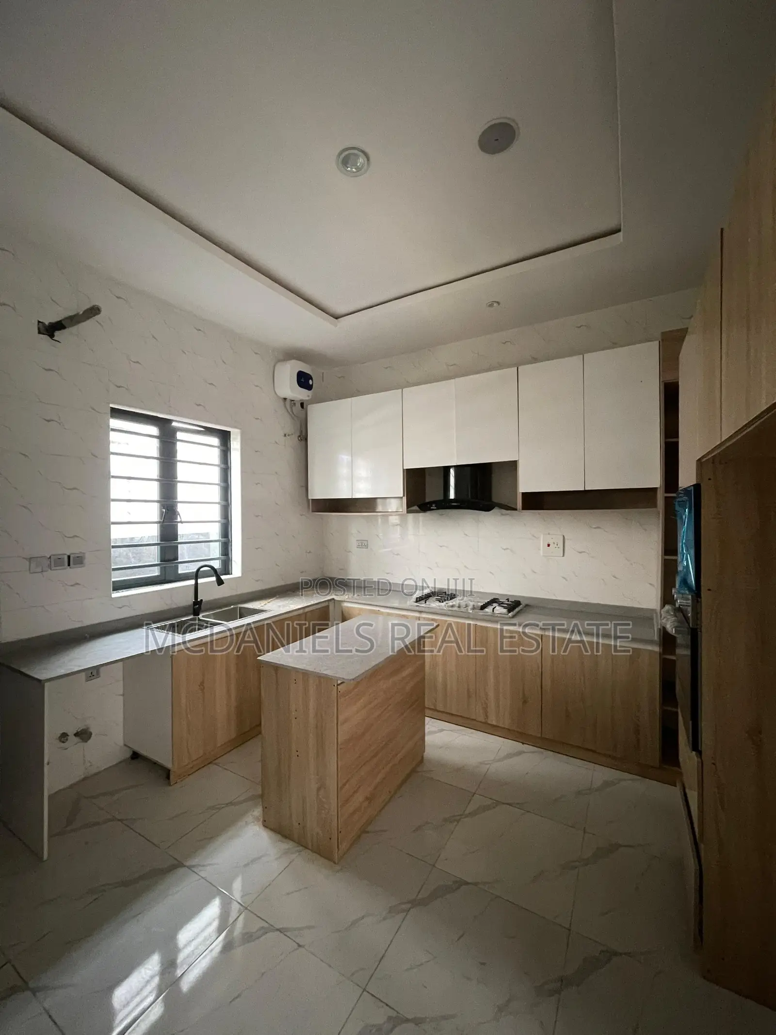 4bdrm Duplex in Ikota for sale in Ikota