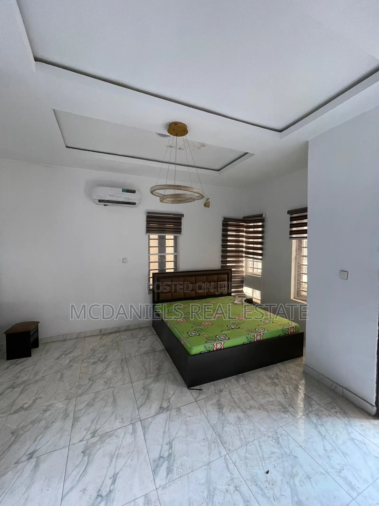4bdrm Duplex in Chevron for sale in Chevron