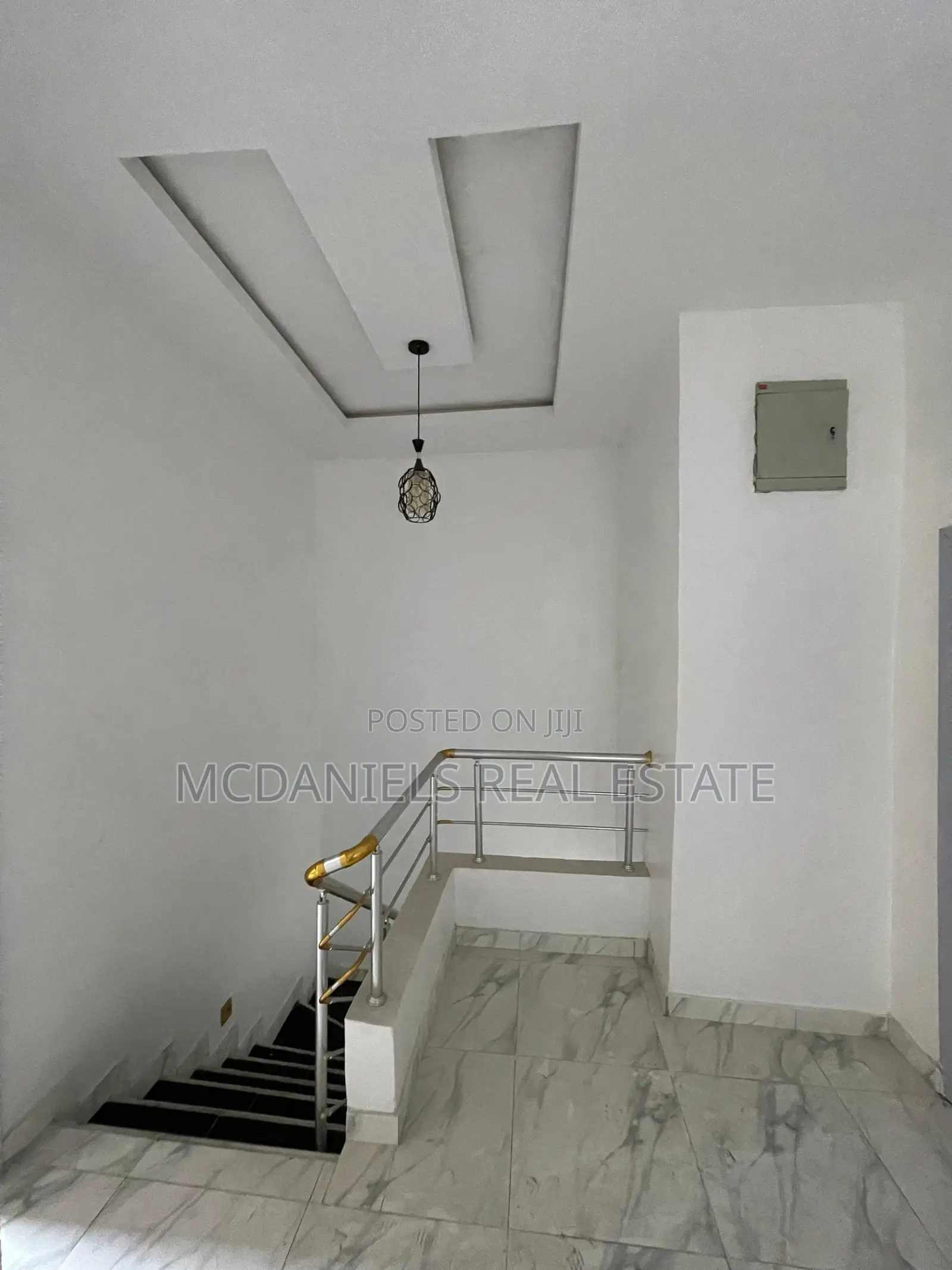4bdrm Duplex in Chevron for sale in Chevron