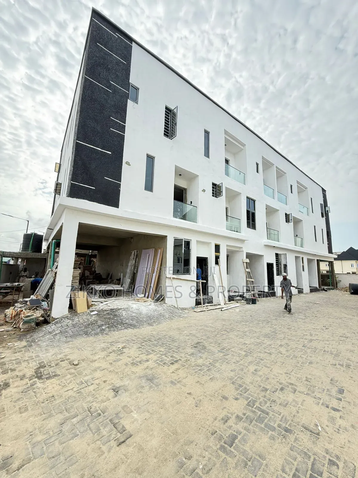 2bdrm Apartment in Ologolo, Lekki for sale in Lekki