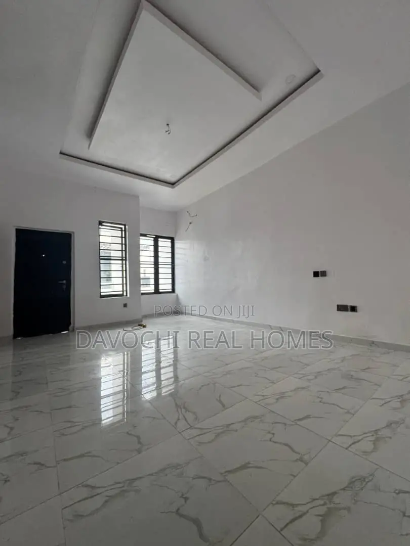 4bdrm Duplex in Ikota for rent in Ikota