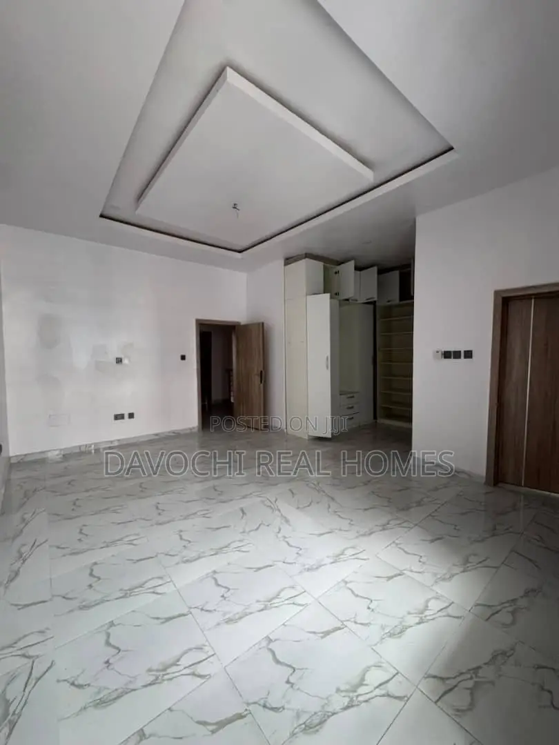 4bdrm Duplex in Ikota for rent in Ikota