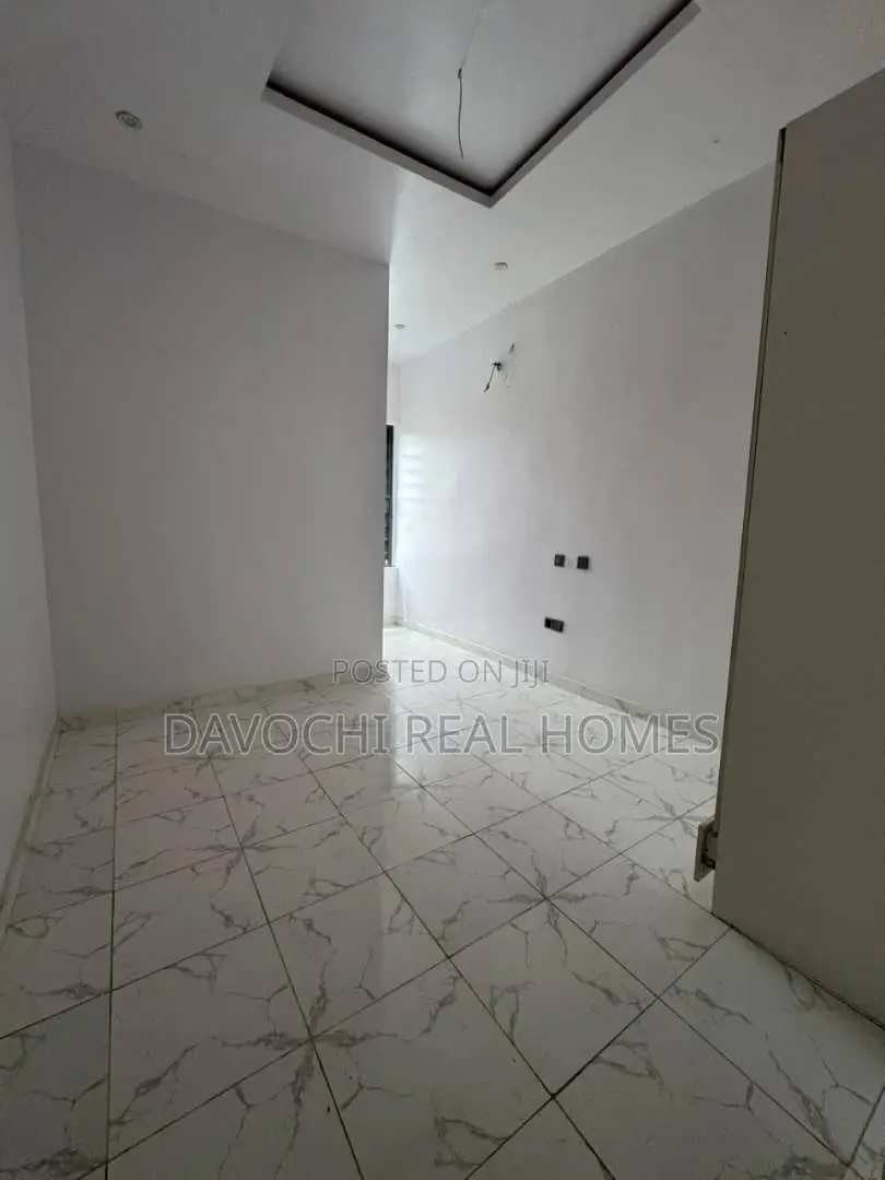 4bdrm Duplex in Ikota for rent in Ikota