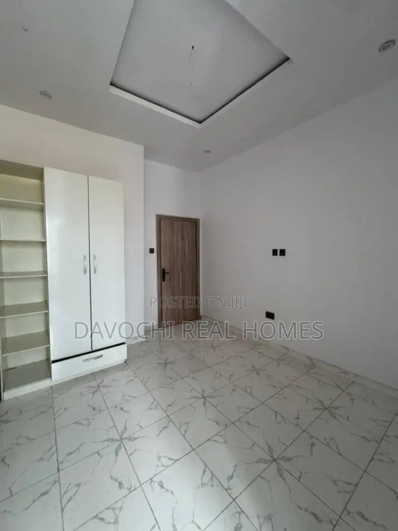 4bdrm Duplex in Ikota for rent in Ikota