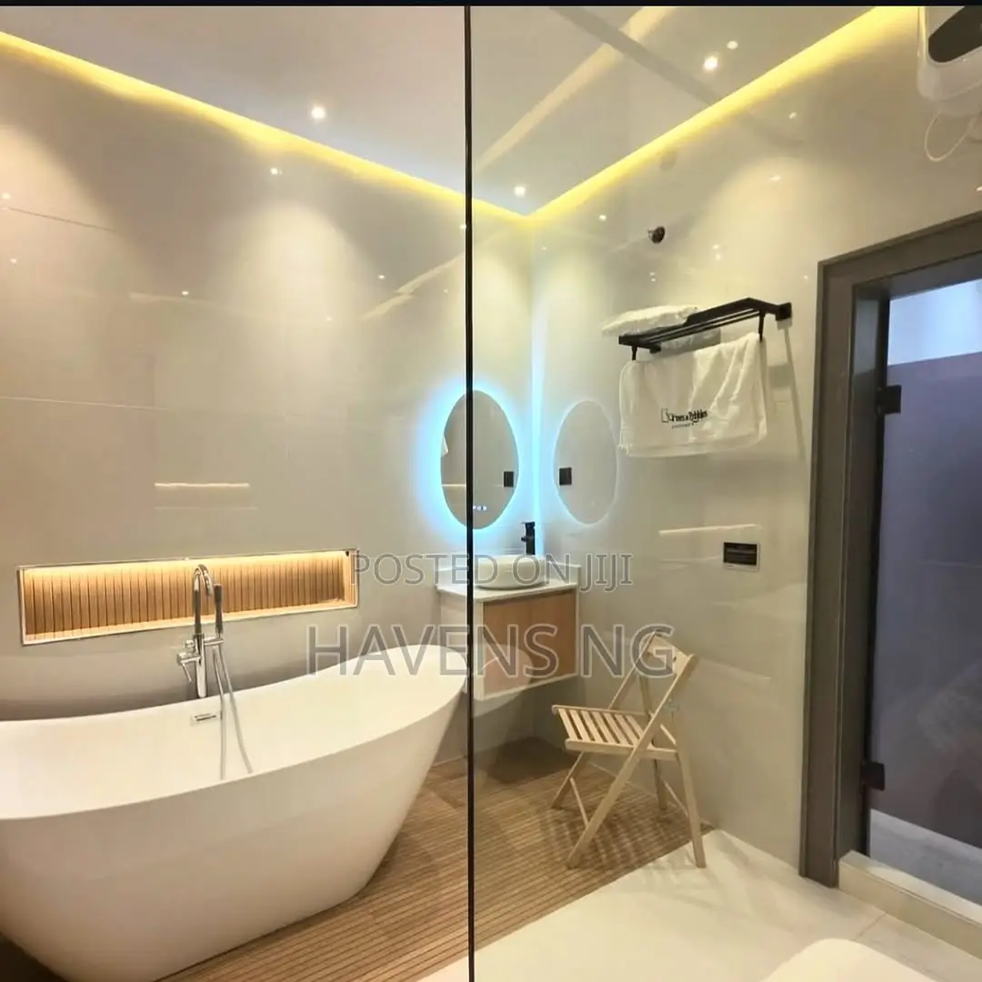 Luxurious Smart 1-Bedroom Apartment for Short Stays in Jabi
