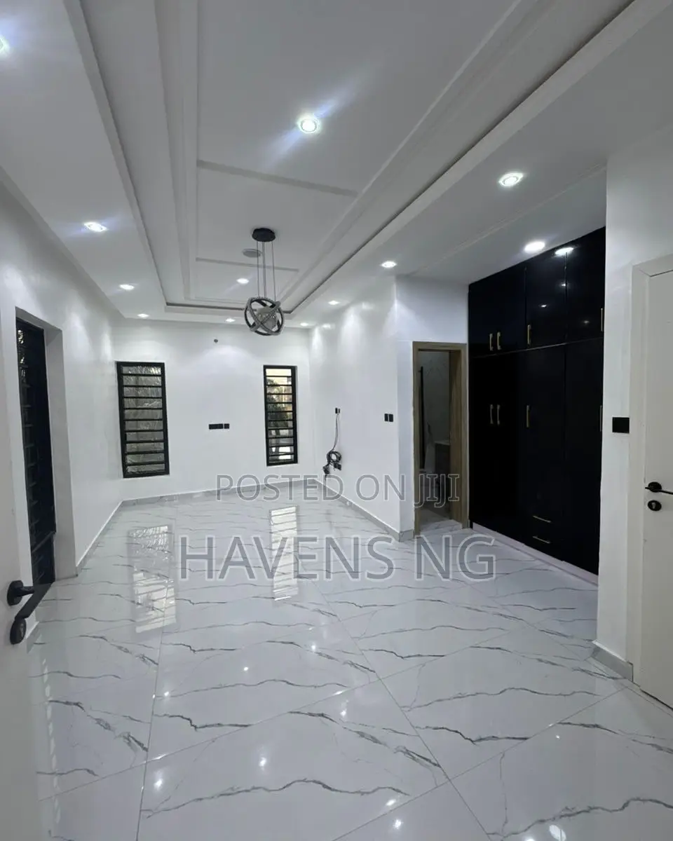 4bdrm Duplex in Eliozu for sale in Eliozu