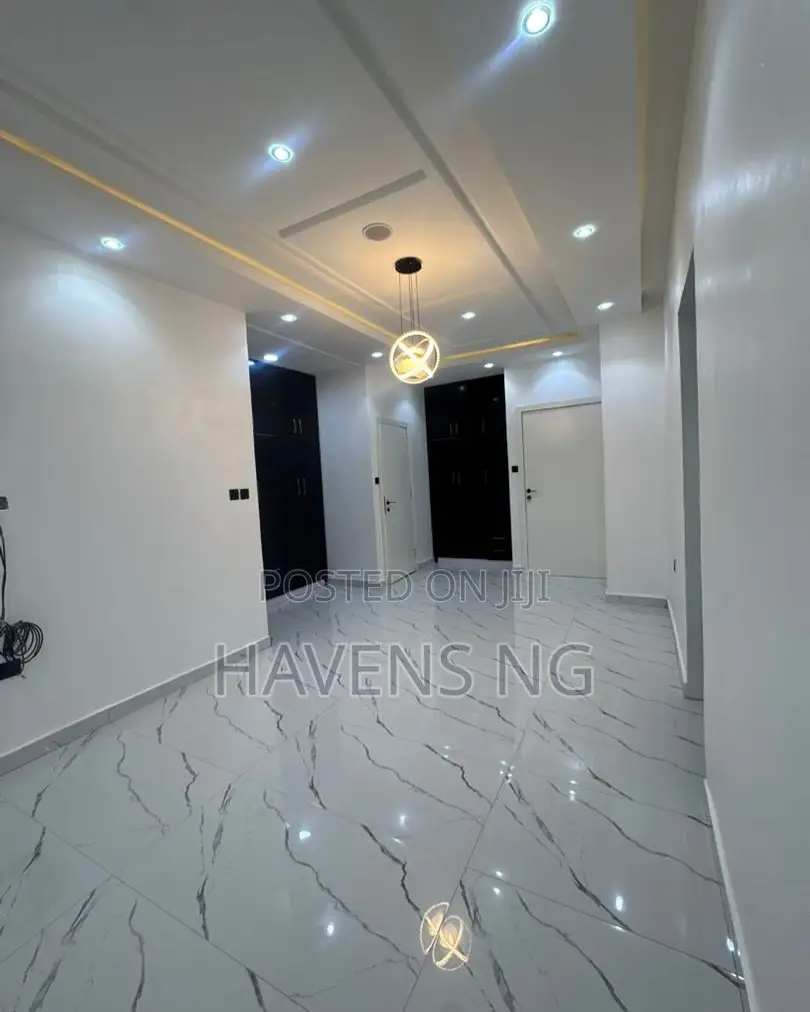 4bdrm Duplex in Eliozu for sale in Eliozu