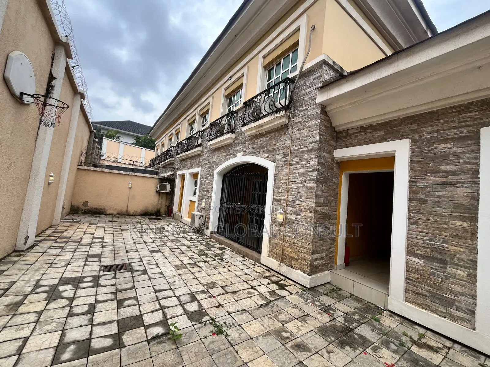Furnished 4bdrm Duplex in Maitama District for sale in Maitama