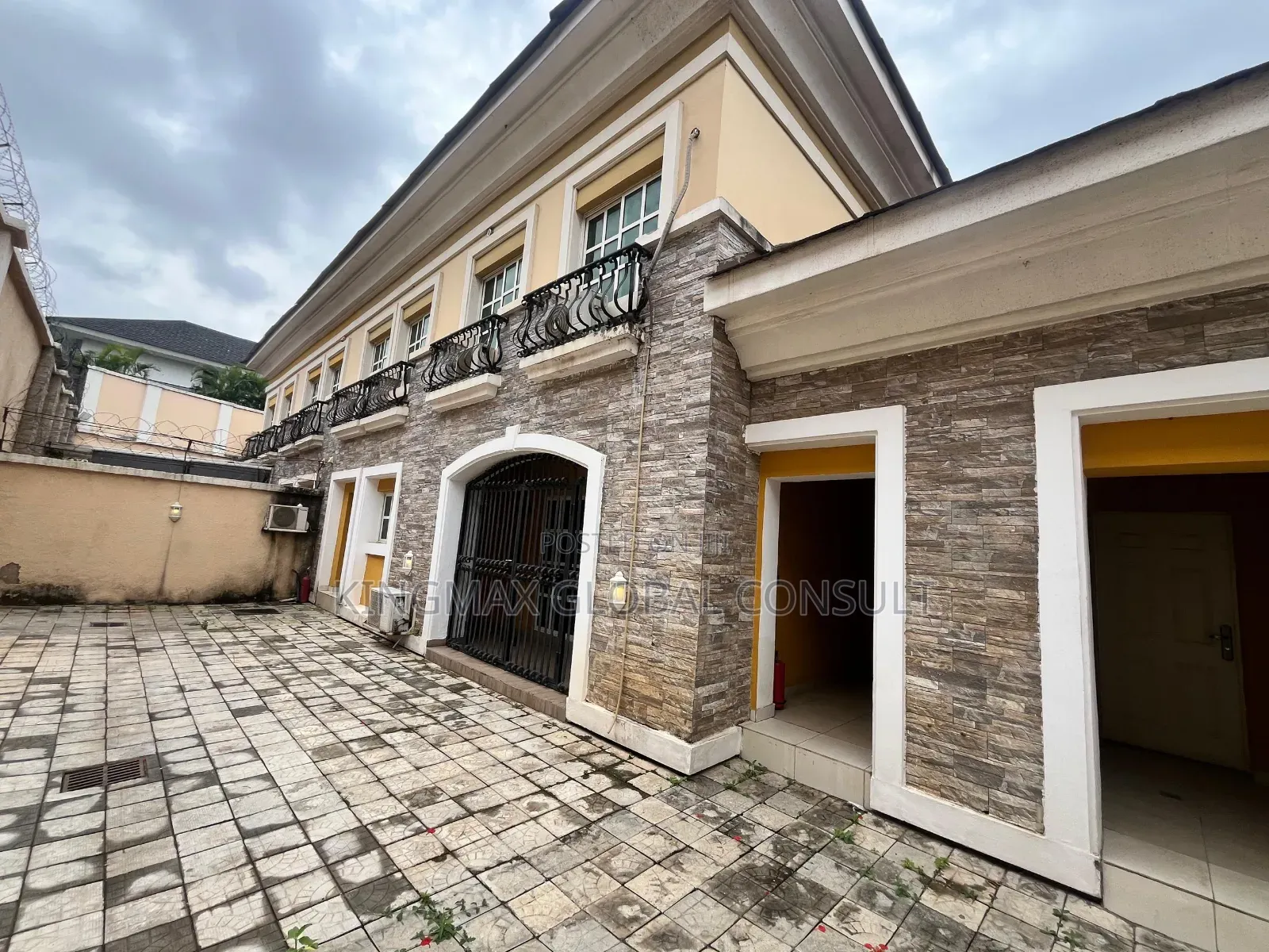 Furnished 4bdrm Duplex in Maitama District for sale in Maitama