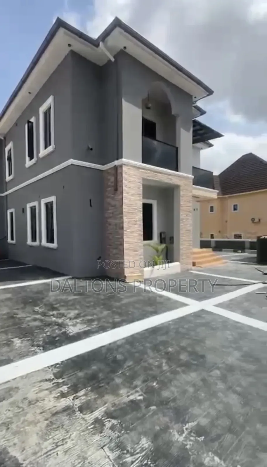 5bdrm Duplex in Penthouse Estate, Lugbe District for sale in Lugbe District