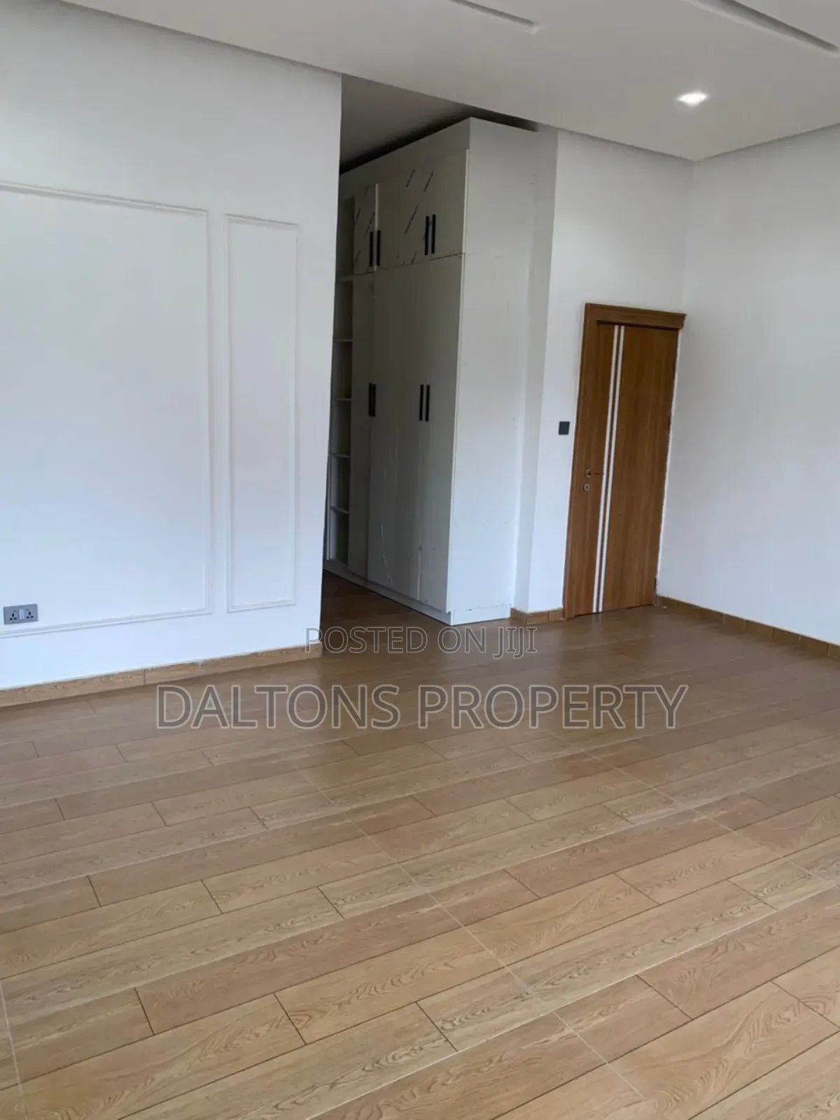 5bdrm Duplex in Penthouse Estate, Lugbe District for sale in Lugbe District