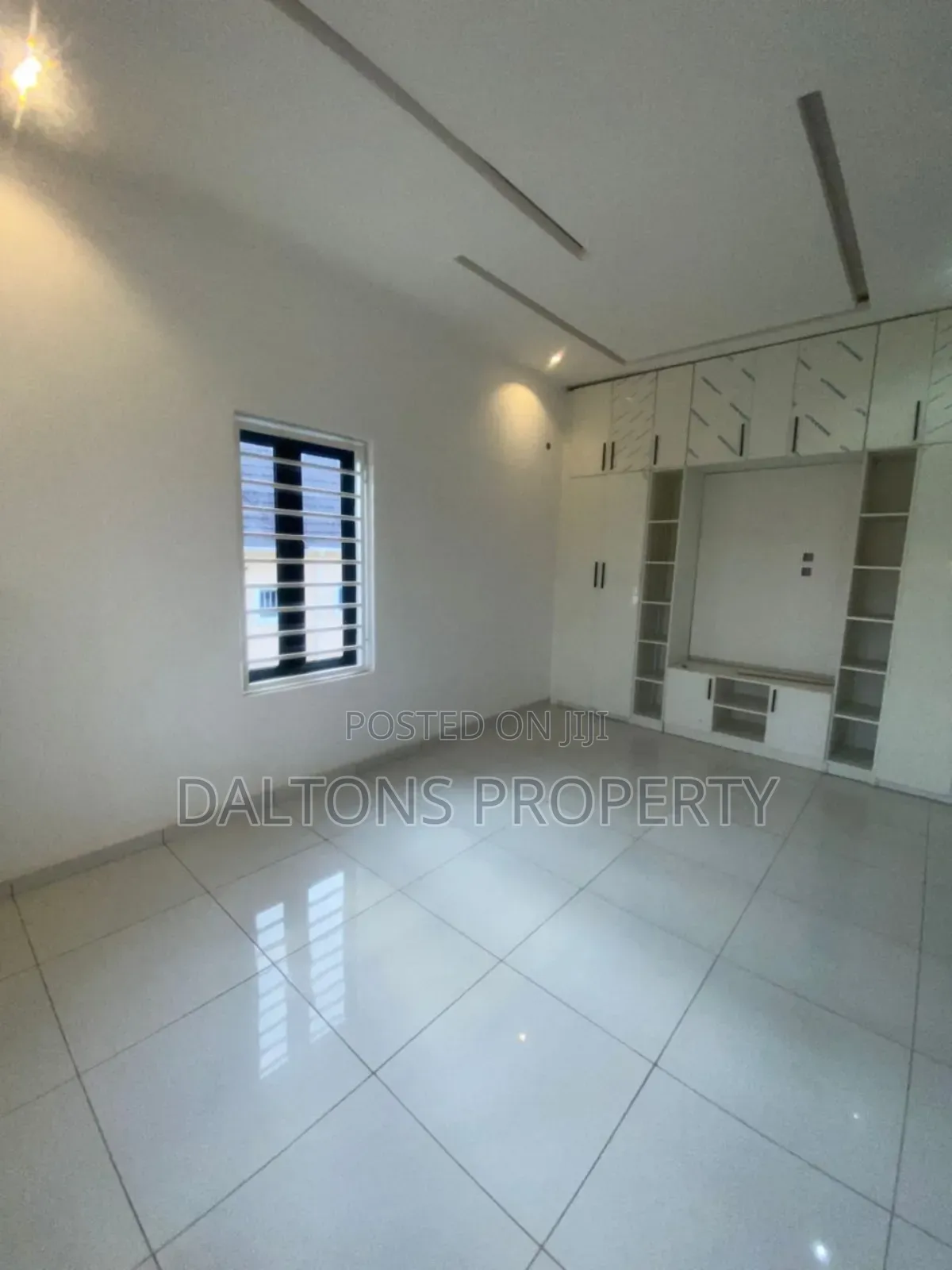 5bdrm Duplex in Penthouse Estate, Lugbe District for sale in Lugbe District
