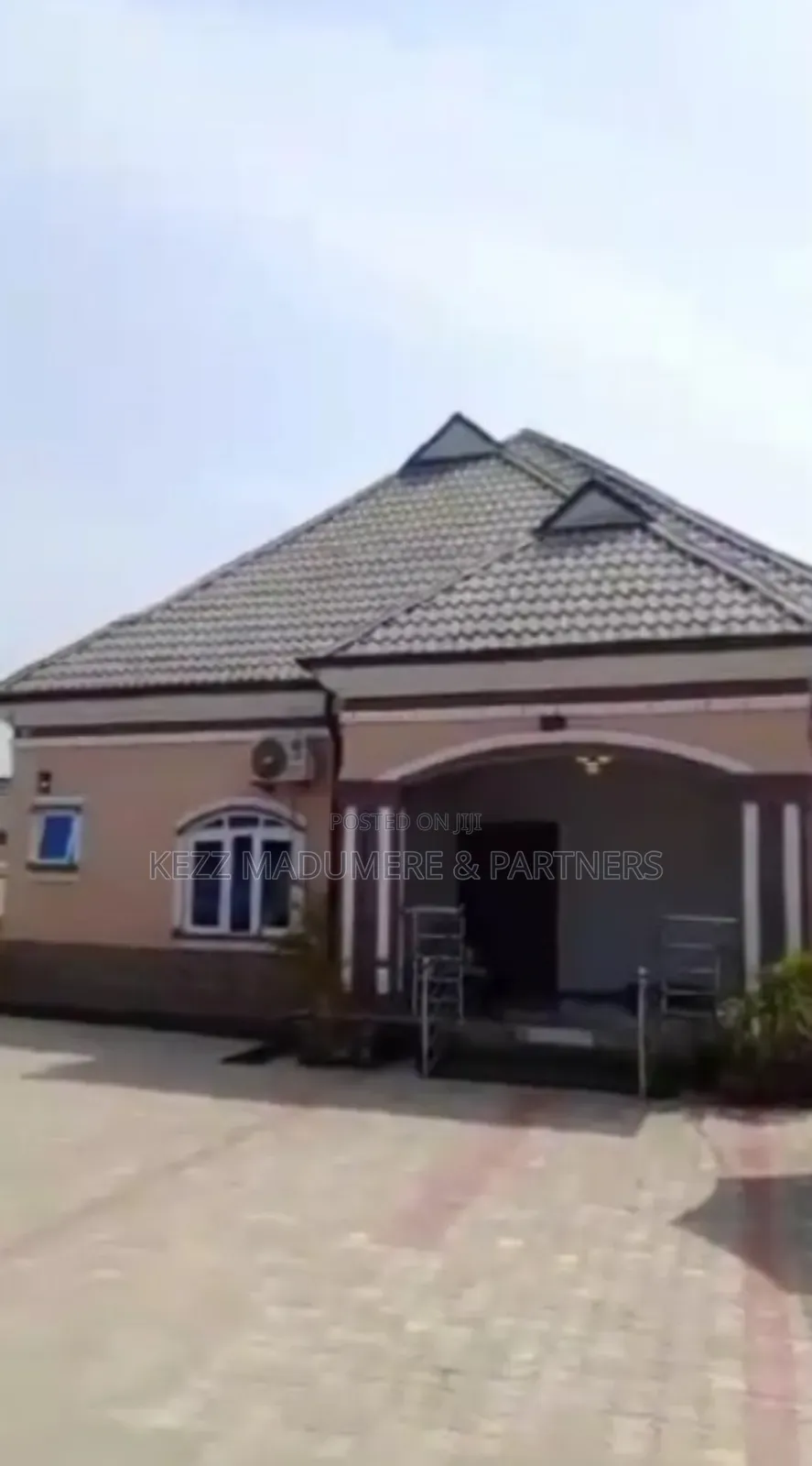 4bdrm Bungalow in Sars Road Port for sale in Port-Harcourt