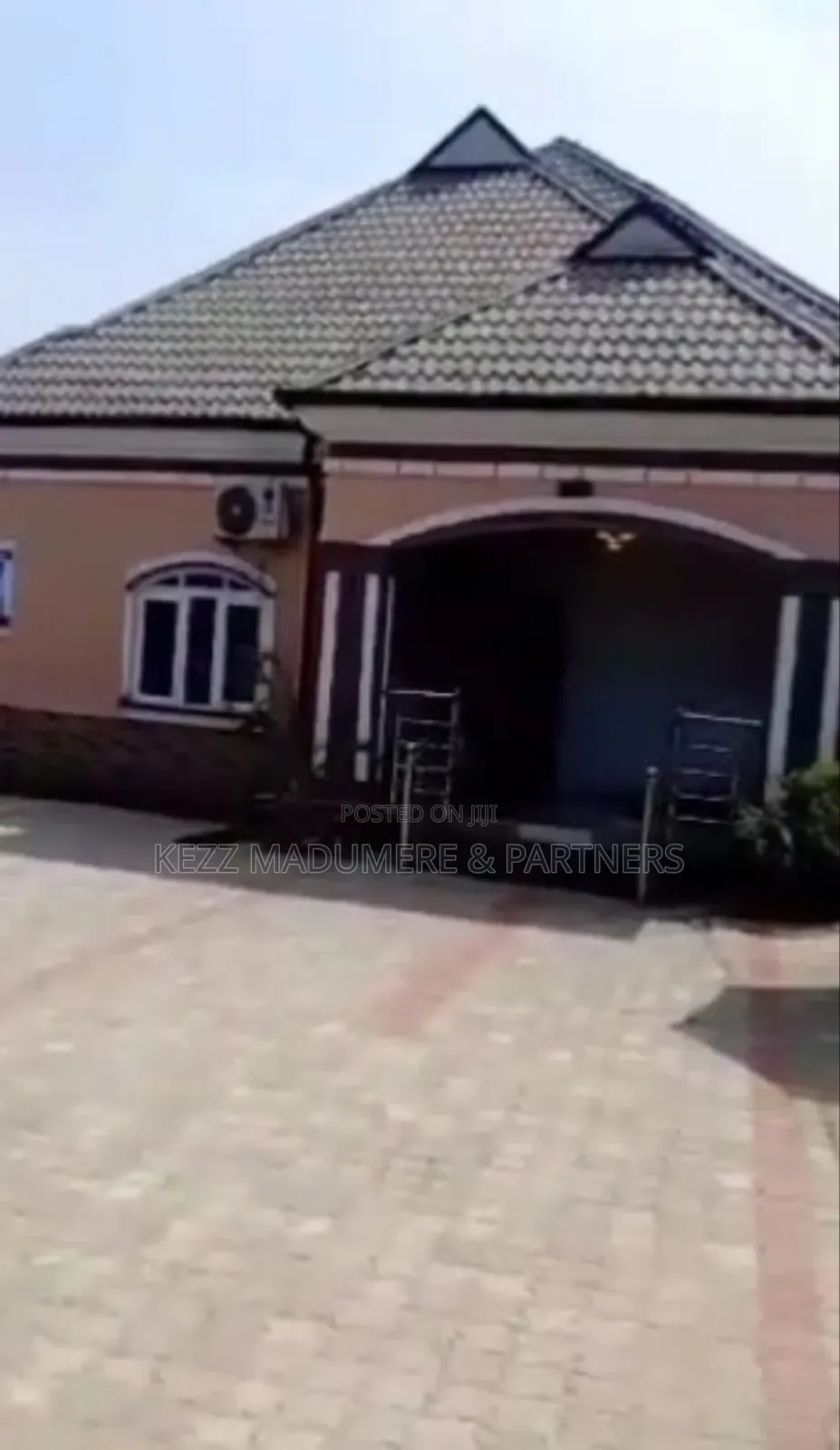 4bdrm Bungalow in Sars Road Port for sale in Port-Harcourt
