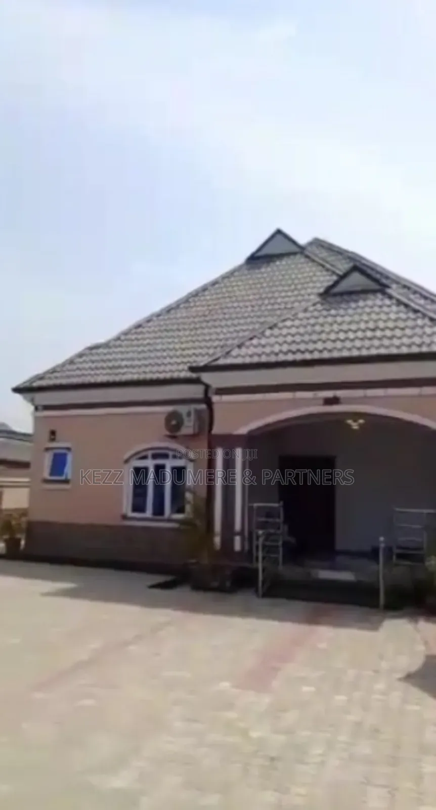 4bdrm Bungalow in Sars Road Port for sale in Port-Harcourt