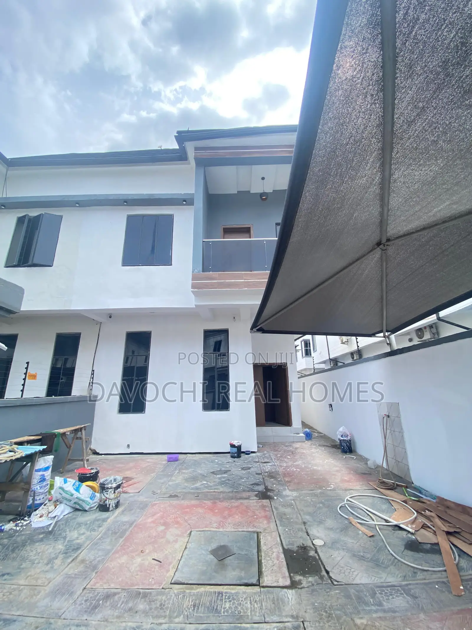 4bdrm Duplex in Chevron for rent in Chevron
