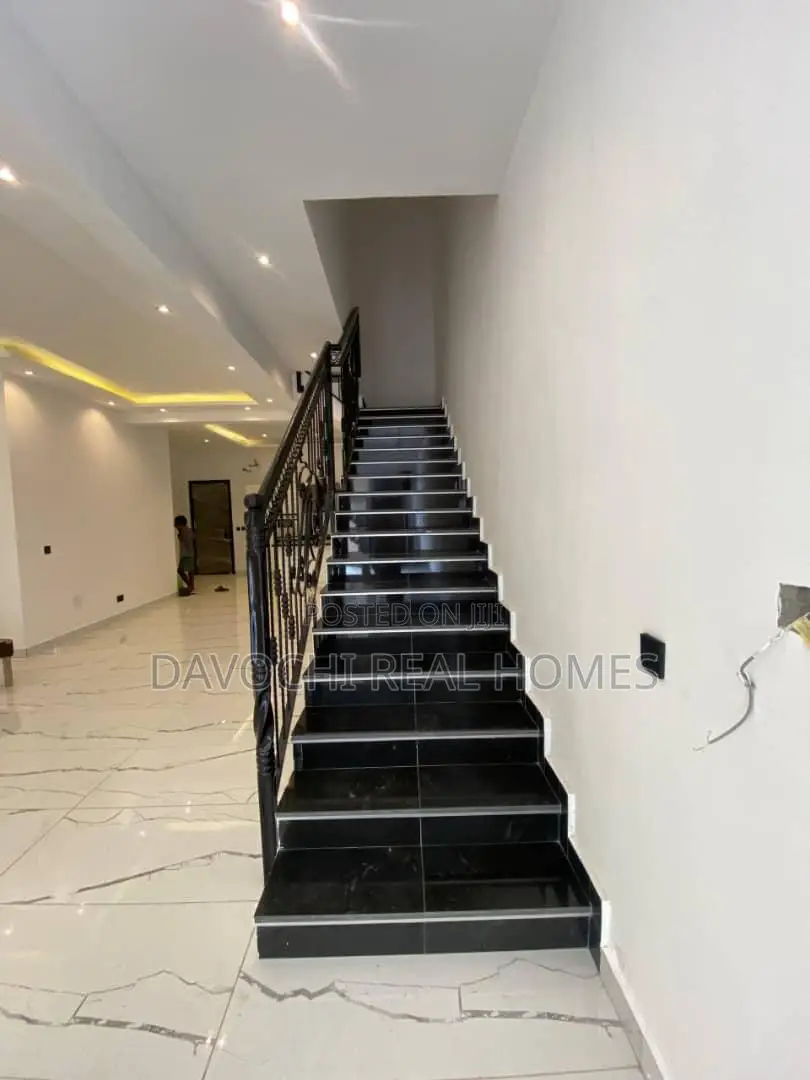 4bdrm Duplex in Lekki Phase1 for rent in Lekki Phase 1
