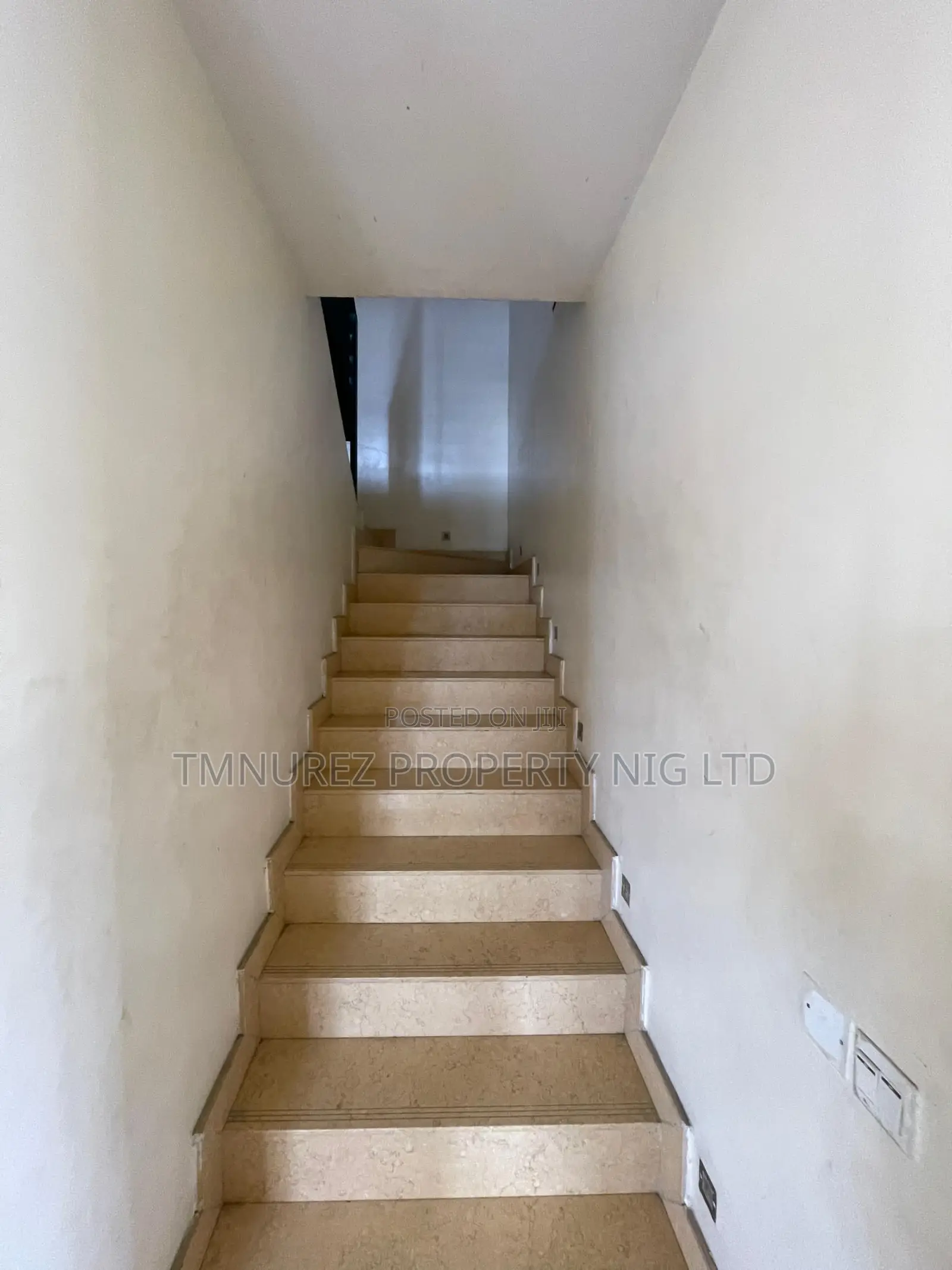 4bdrm Duplex in Ologolo for rent in Ologolo
