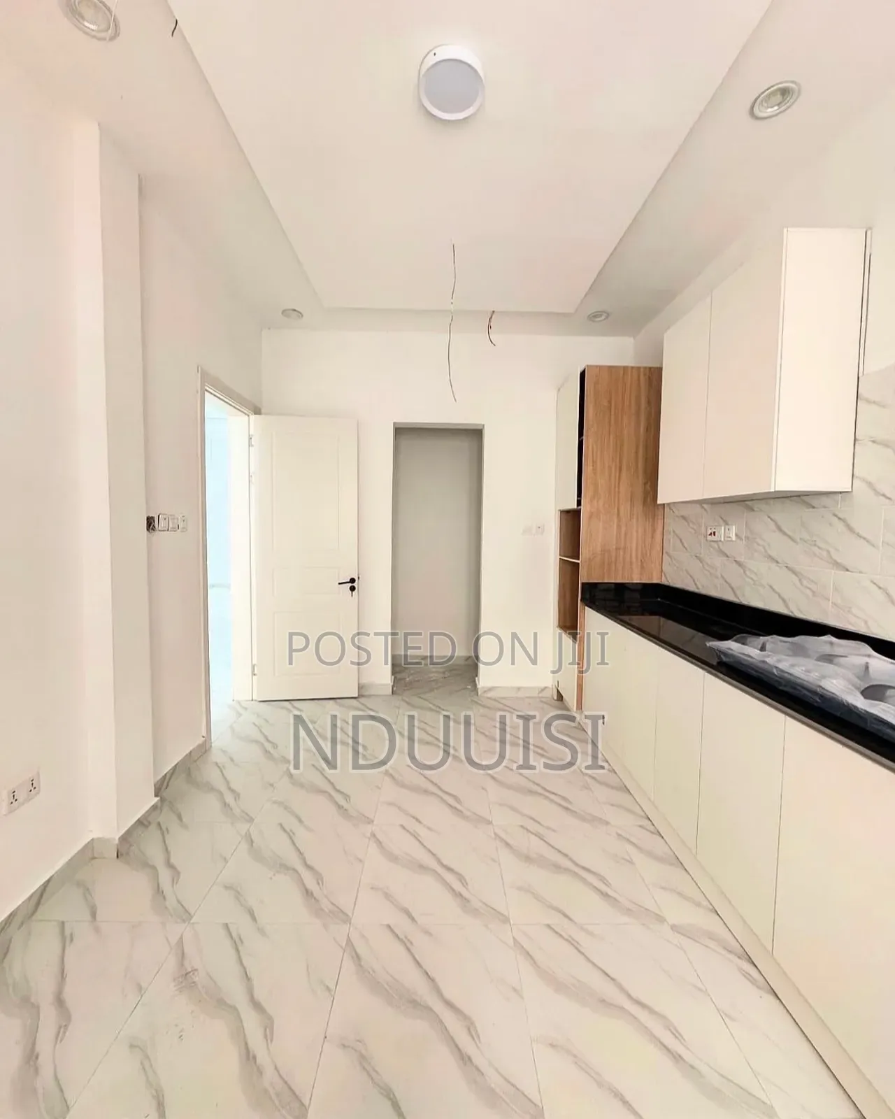 4bdrm Duplex in Ologolo for sale in Ologolo
