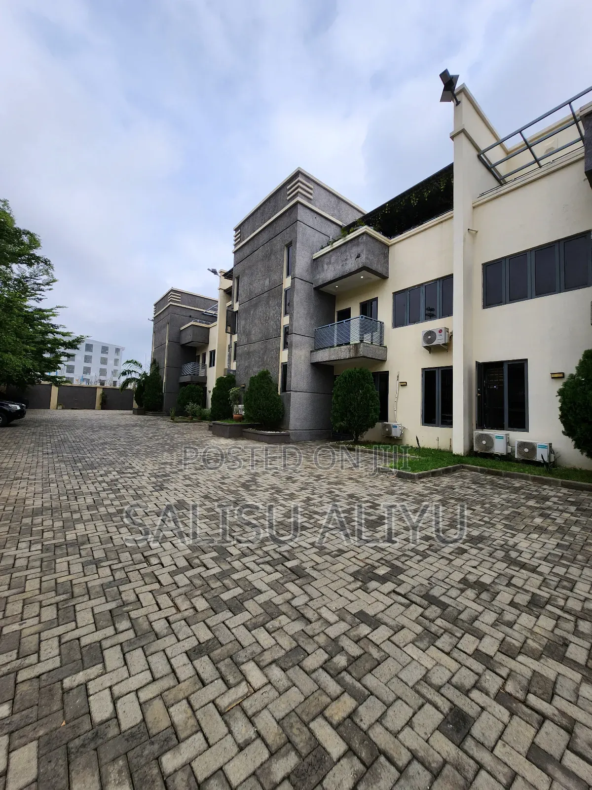 5bdrm Duplex in Jahi Gilmore for sale in Jahi
