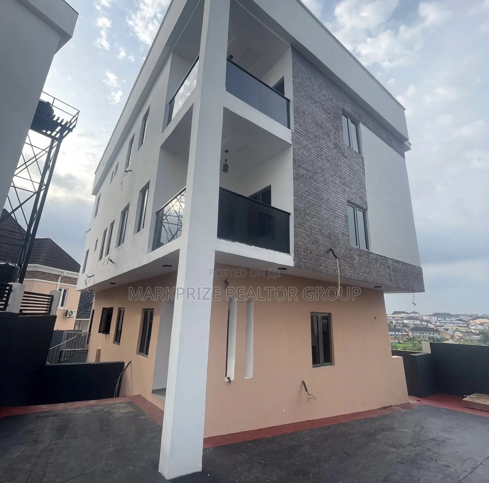 5bdrm Duplex in Magodo Gra Phase 2 for sale in Magodo