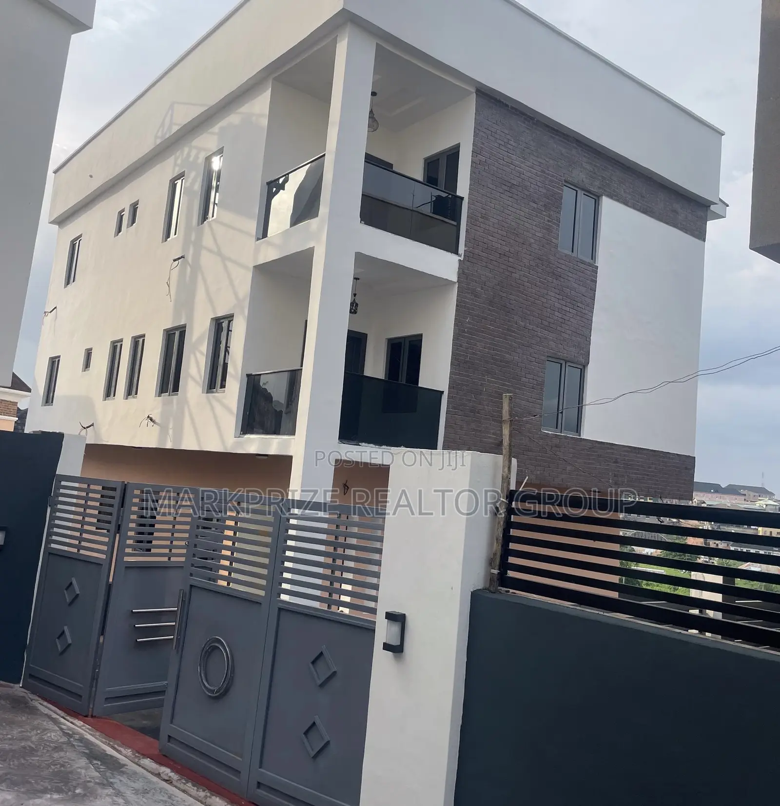 5bdrm Duplex in Magodo Gra Phase 2 for sale in Magodo