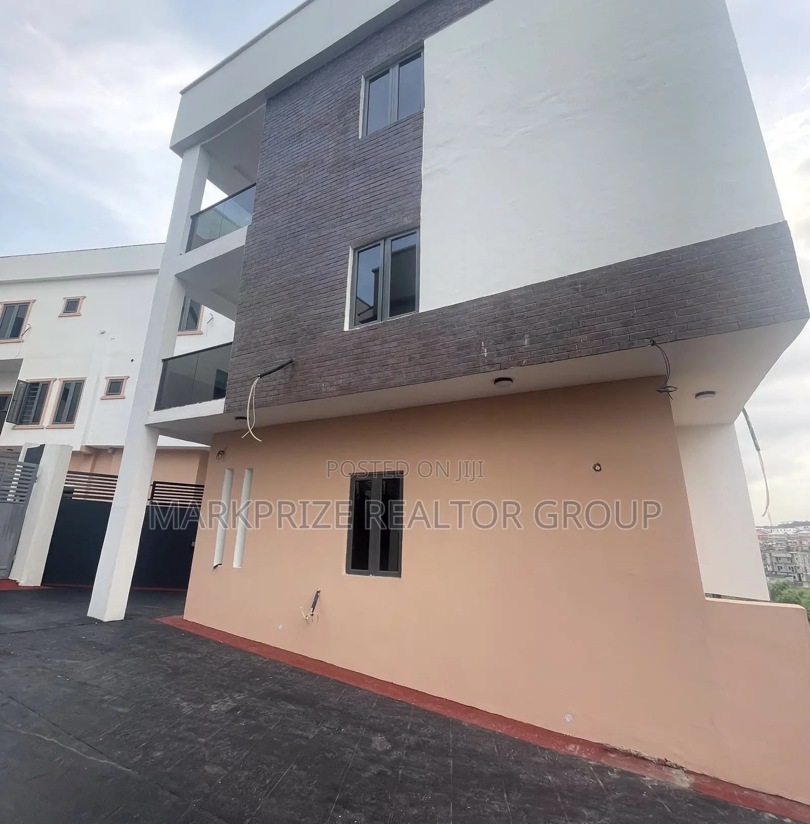 5bdrm Duplex in Magodo Gra Phase 2 for sale in Magodo