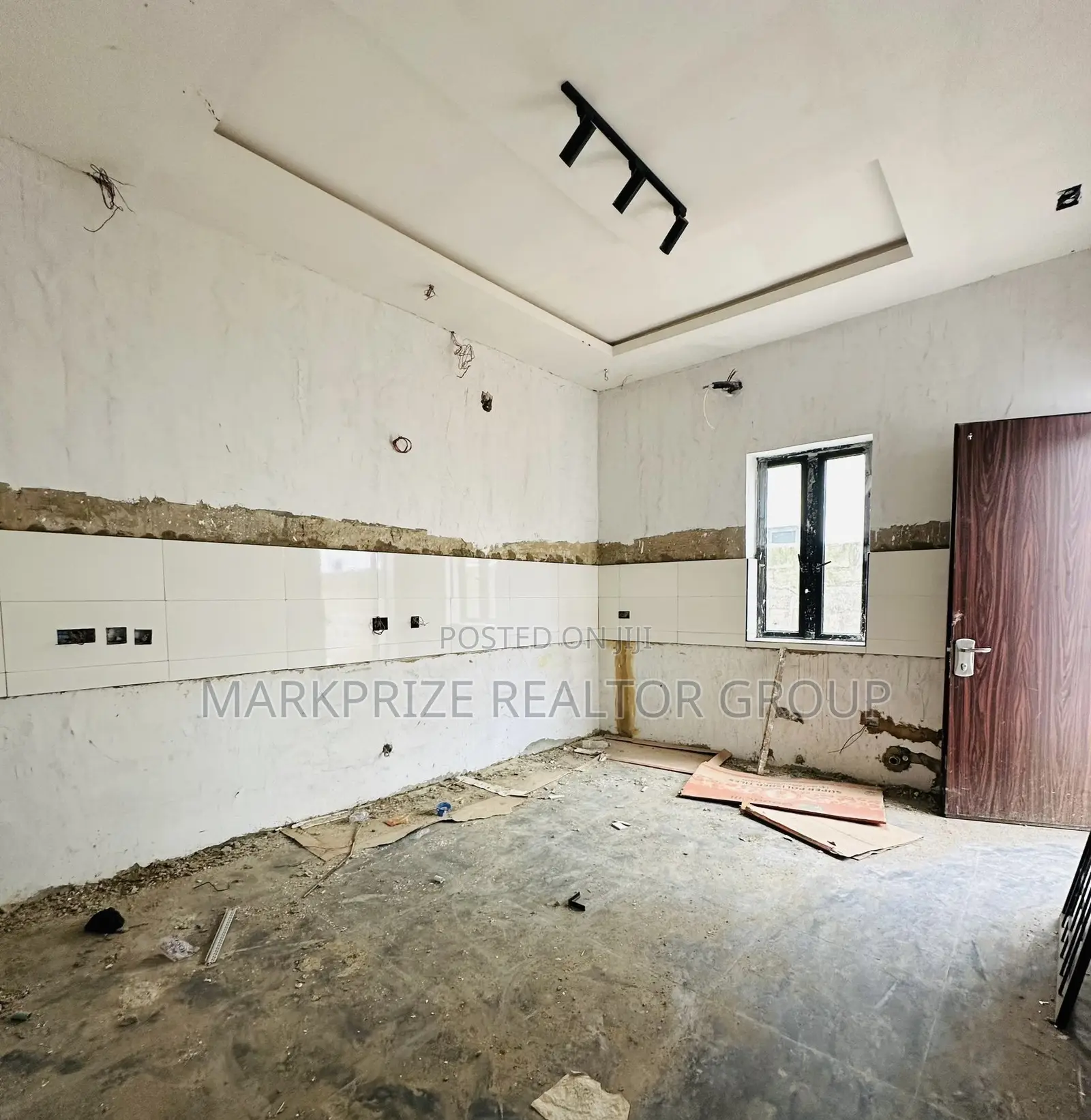 5bdrm Duplex in Opic Isheri North for sale in Isheri North