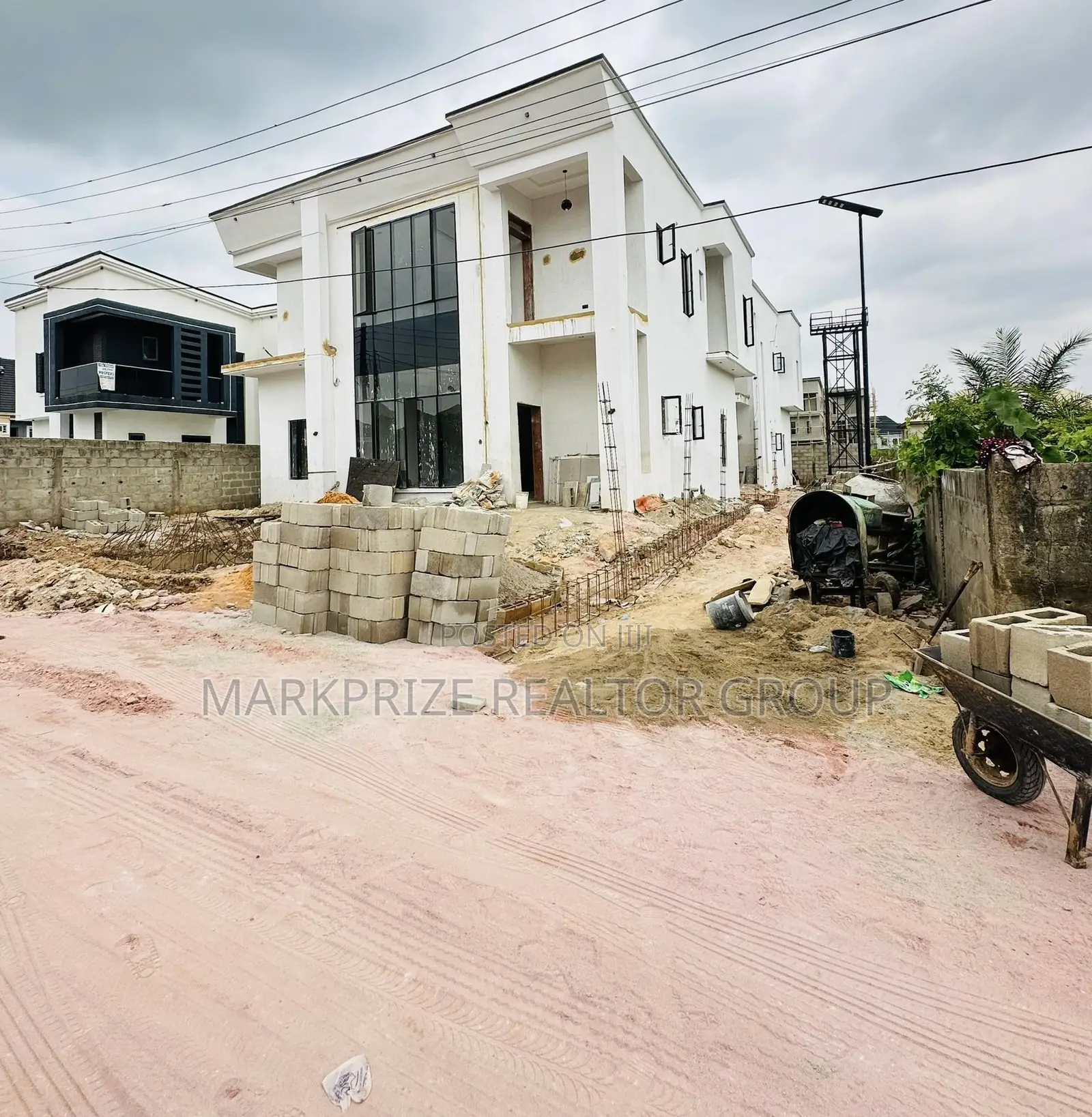 5bdrm Duplex in Opic Isheri North for sale in Isheri North