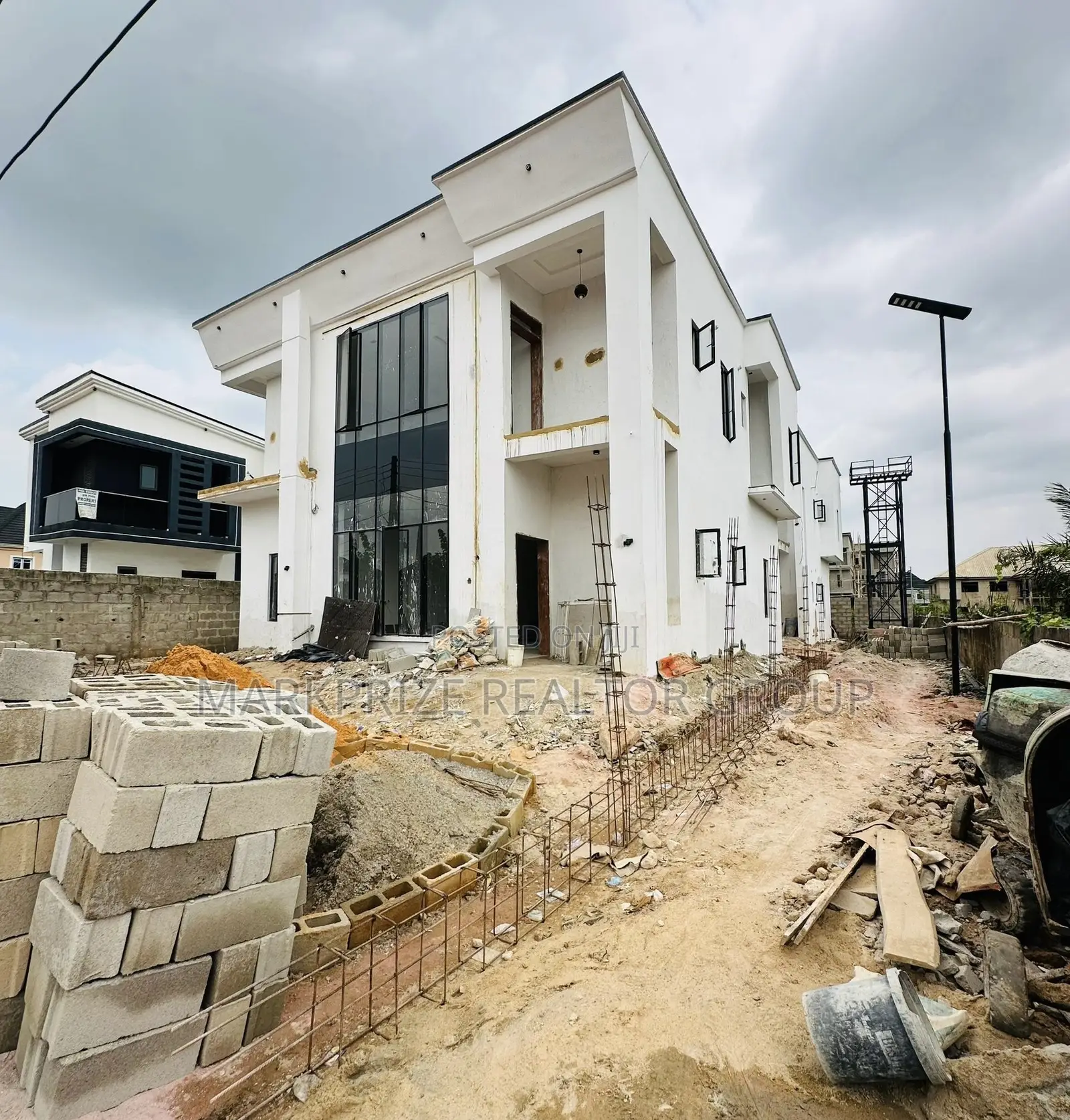 5bdrm Duplex in Opic Isheri North for sale in Isheri North